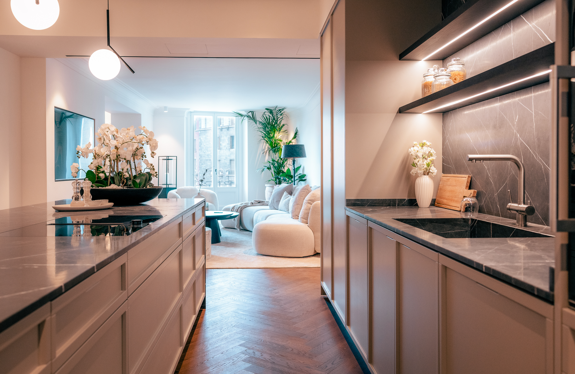 Elegant 3-Bedroom Apartment in Palma with Terrace and Balcony — 1