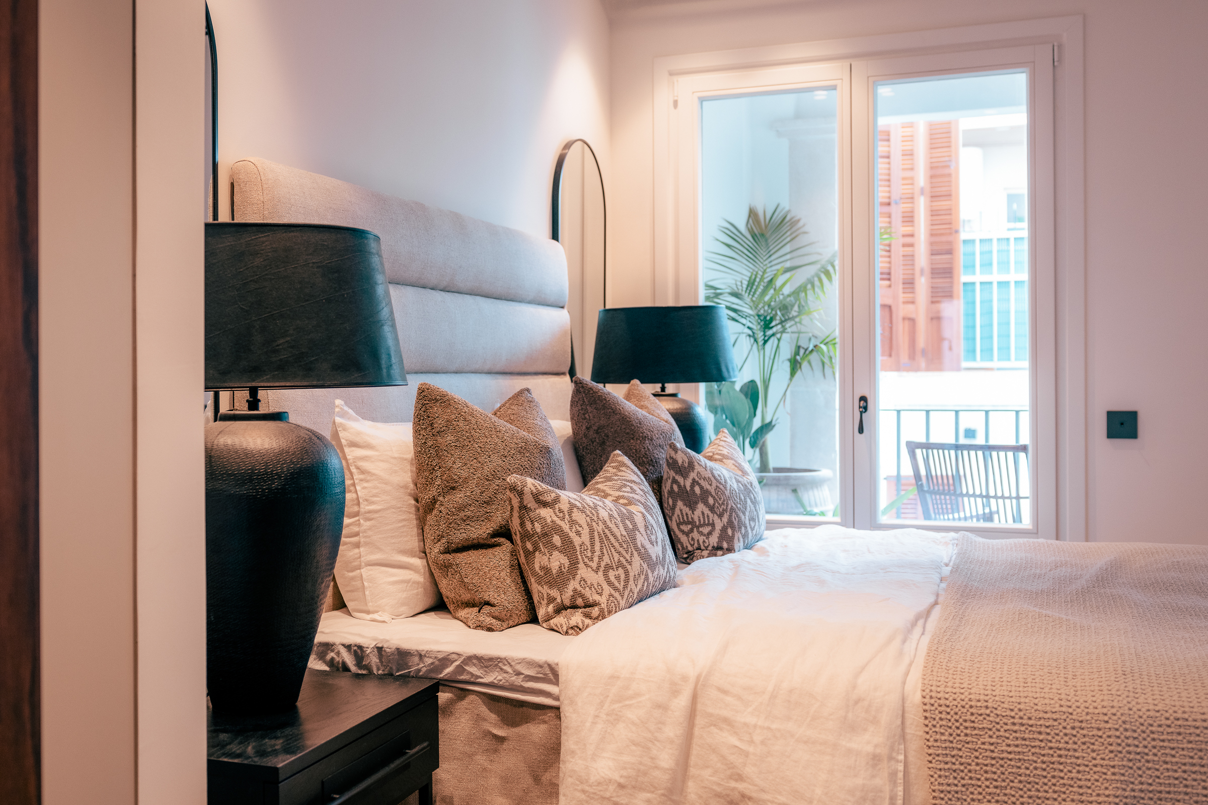 Elegant 3-Bedroom Apartment in Palma with Terrace and Balcony — image 13
