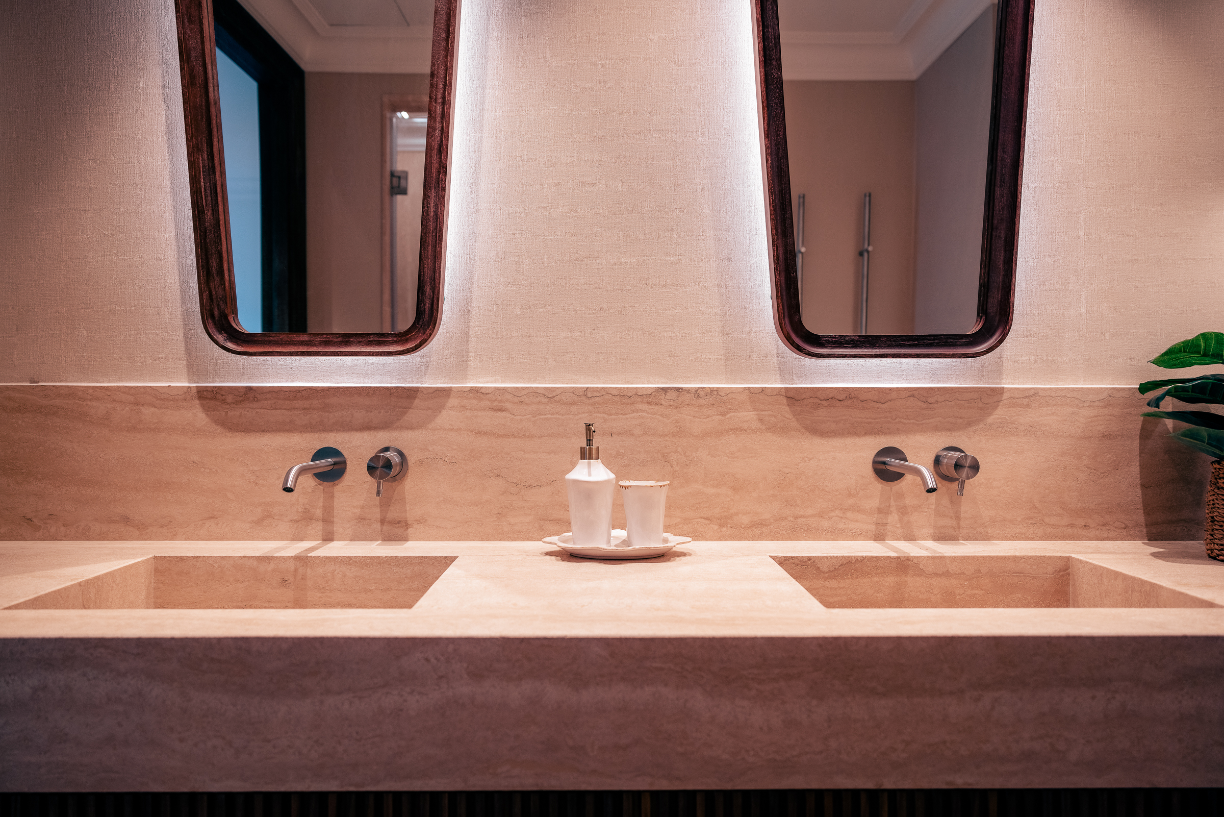 Elegant 3-Bedroom Apartment in Palma with Terrace and Balcony — image 14