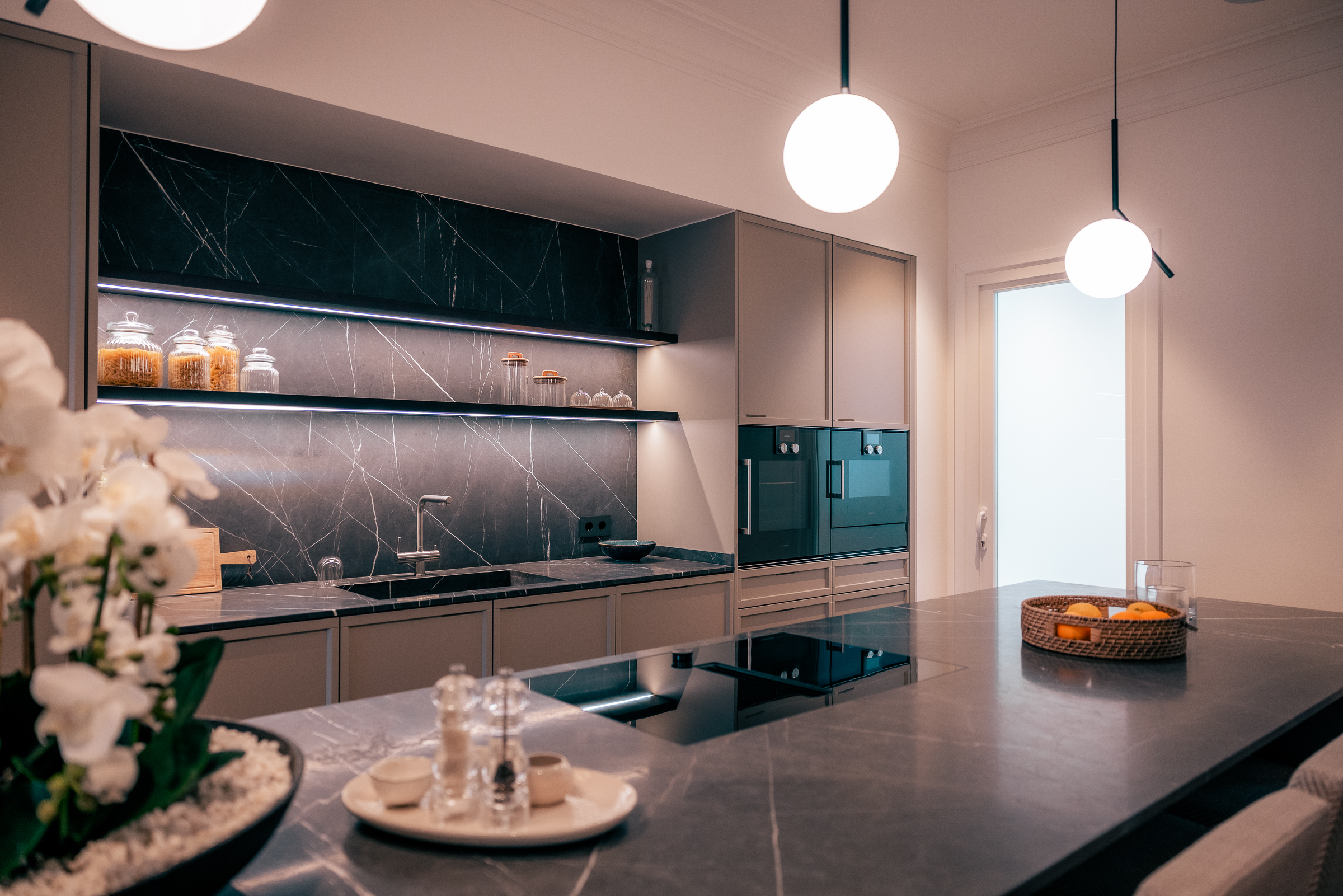 Elegant 3-Bedroom Apartment in Palma with Terrace and Balcony — image 17
