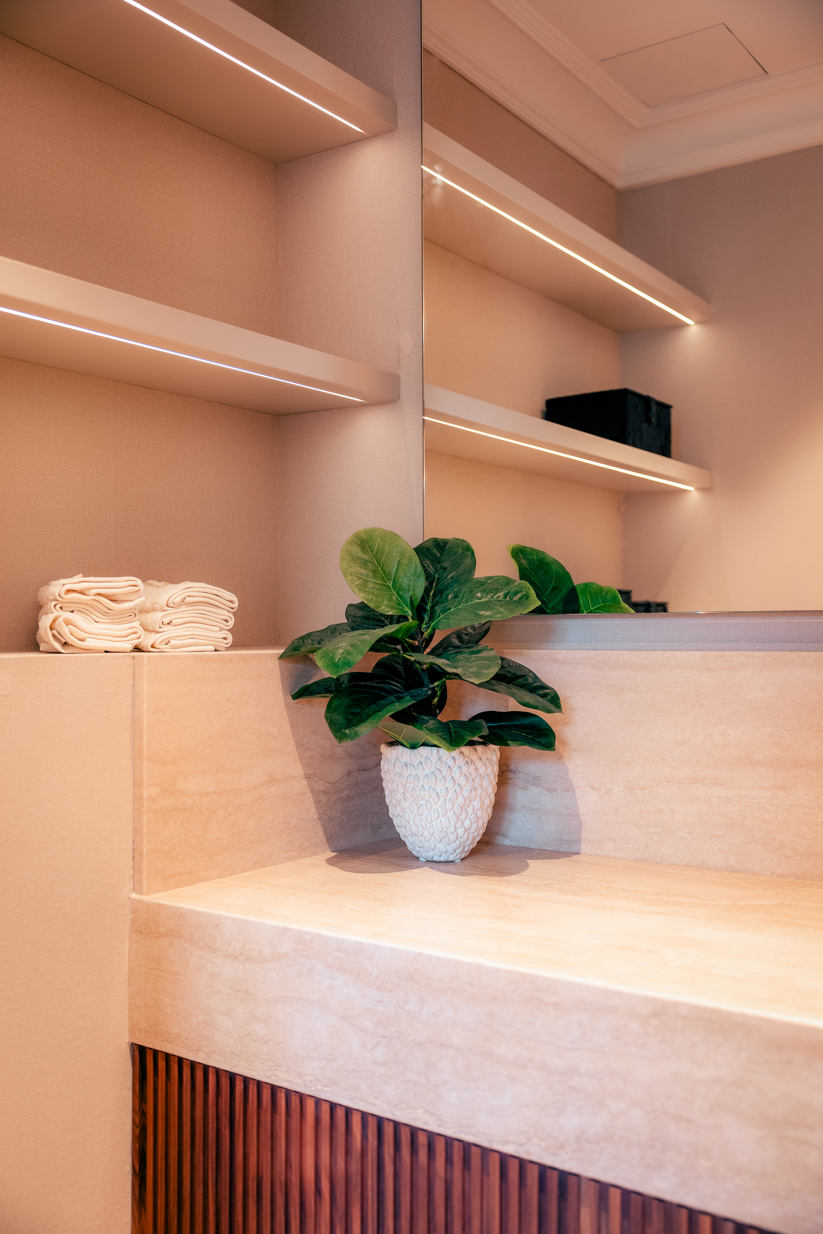 Elegant 3-Bedroom Apartment in Palma with Terrace and Balcony — image 24