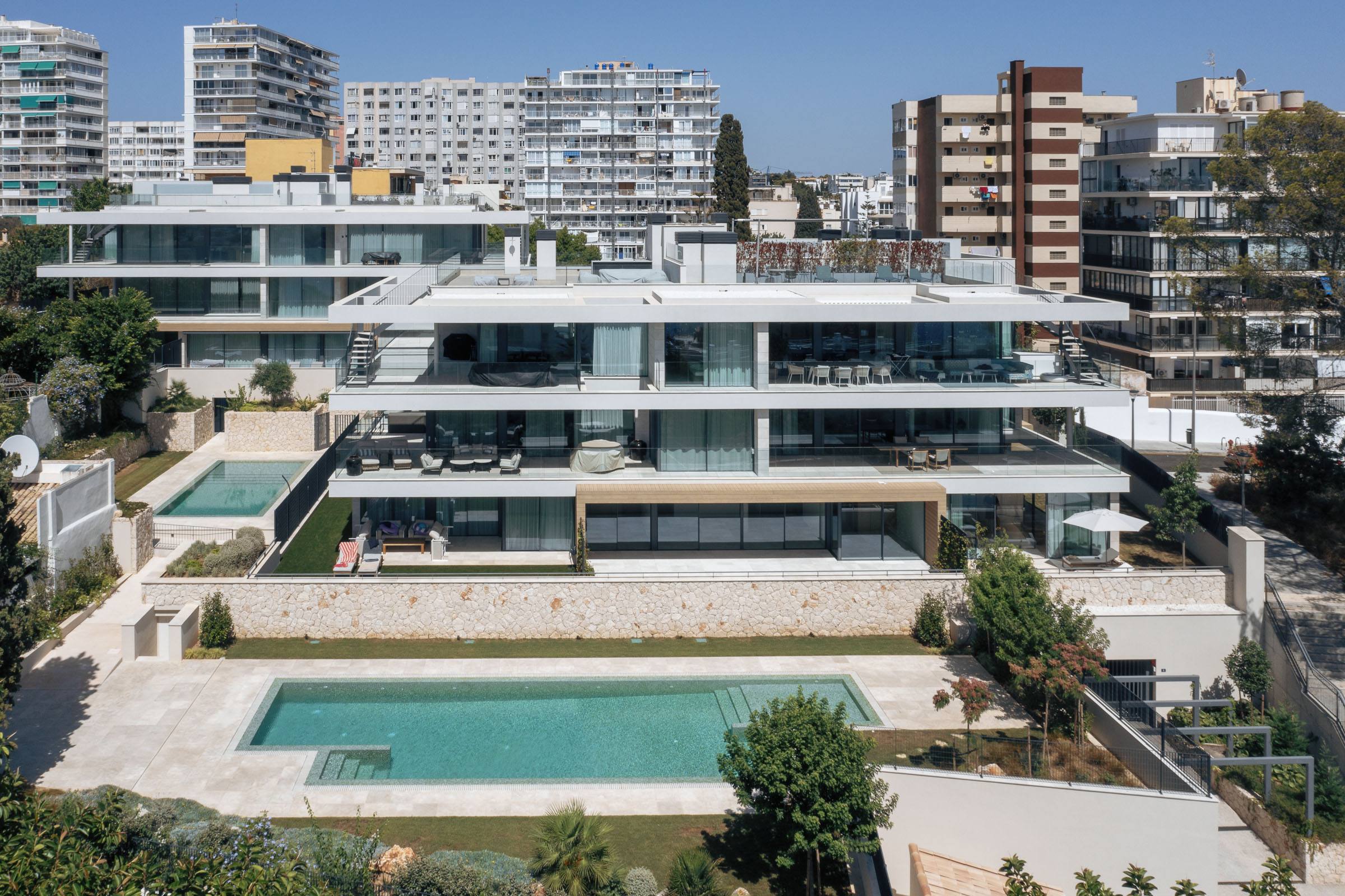 Exceptional 3-Bedroom Garden Apartment in Cala Major — 1