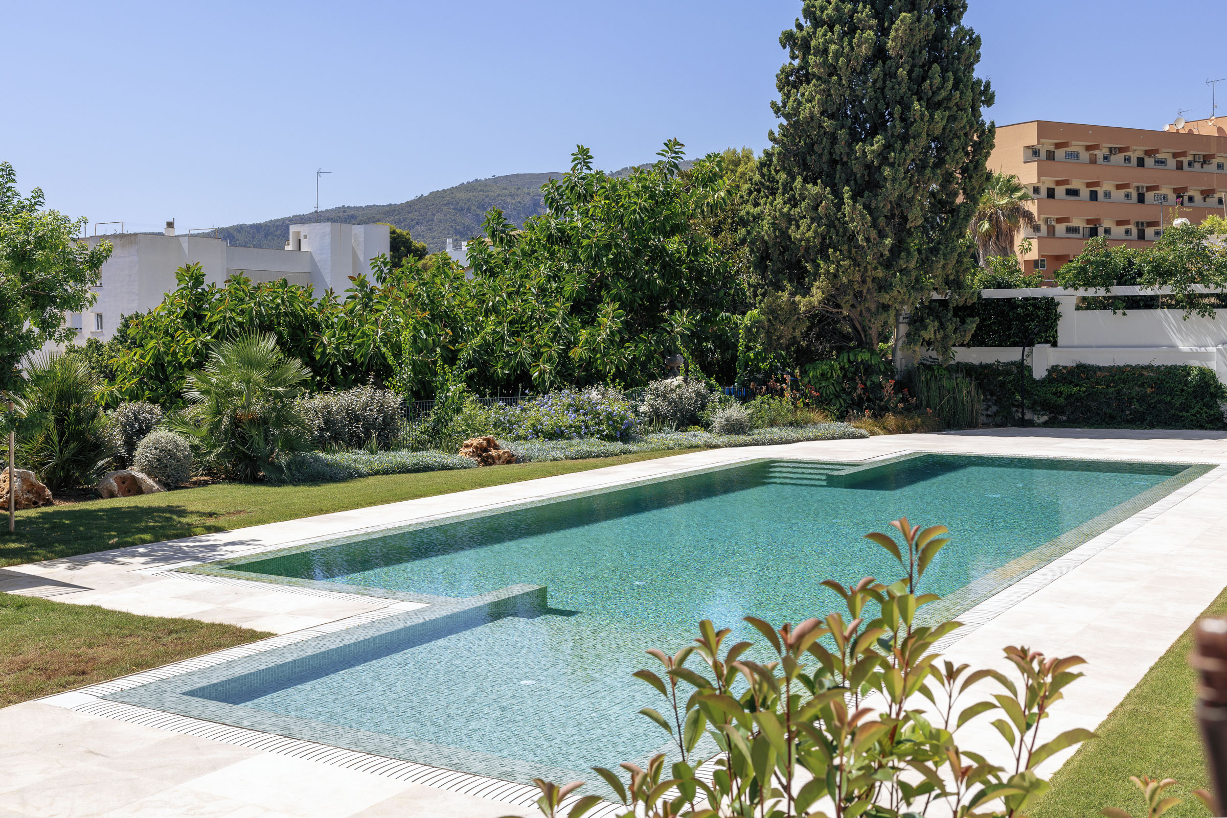 Exceptional 3-Bedroom Garden Apartment in Cala Major — 9