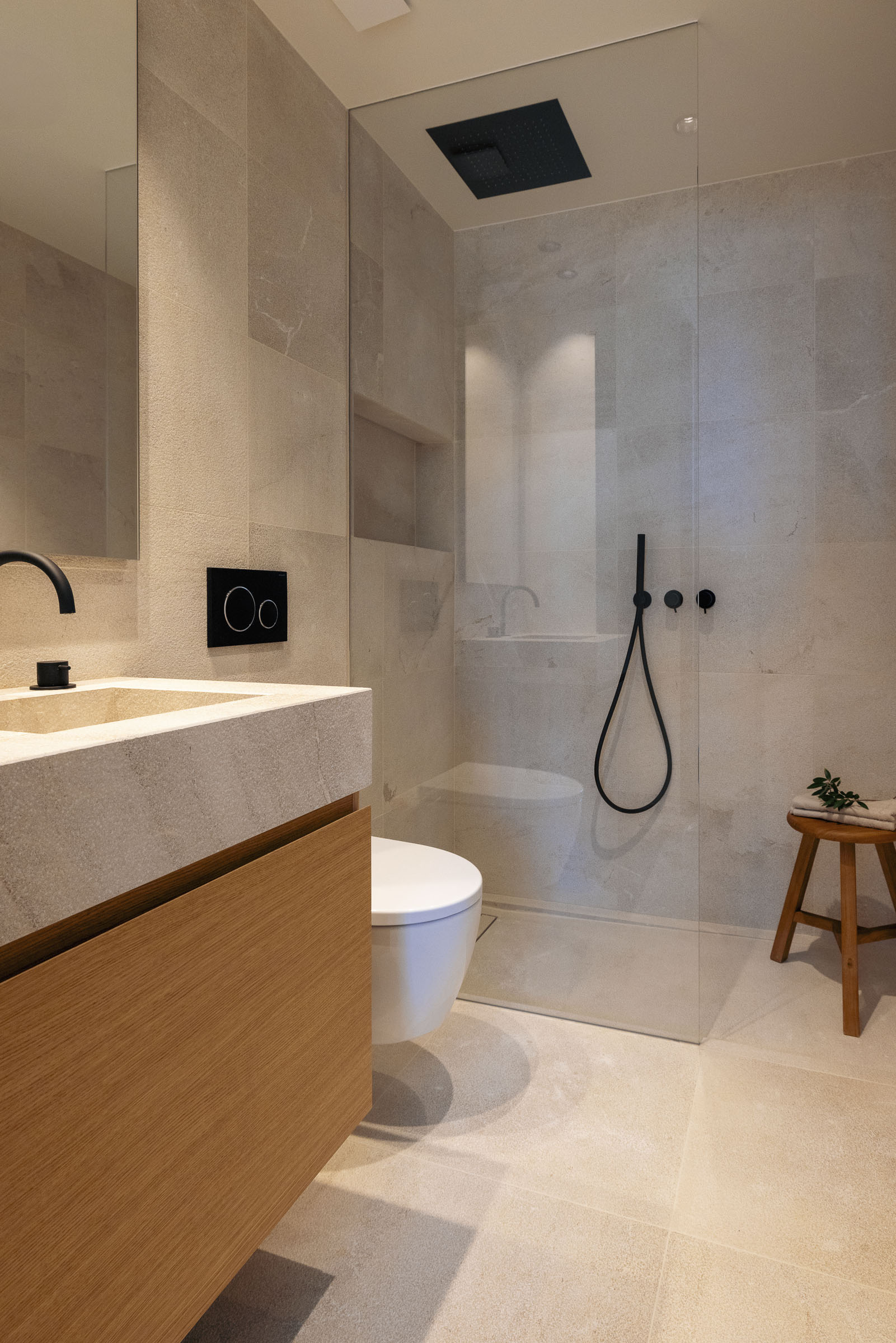 Exceptional 3-Bedroom Garden Apartment in Cala Major — image 11