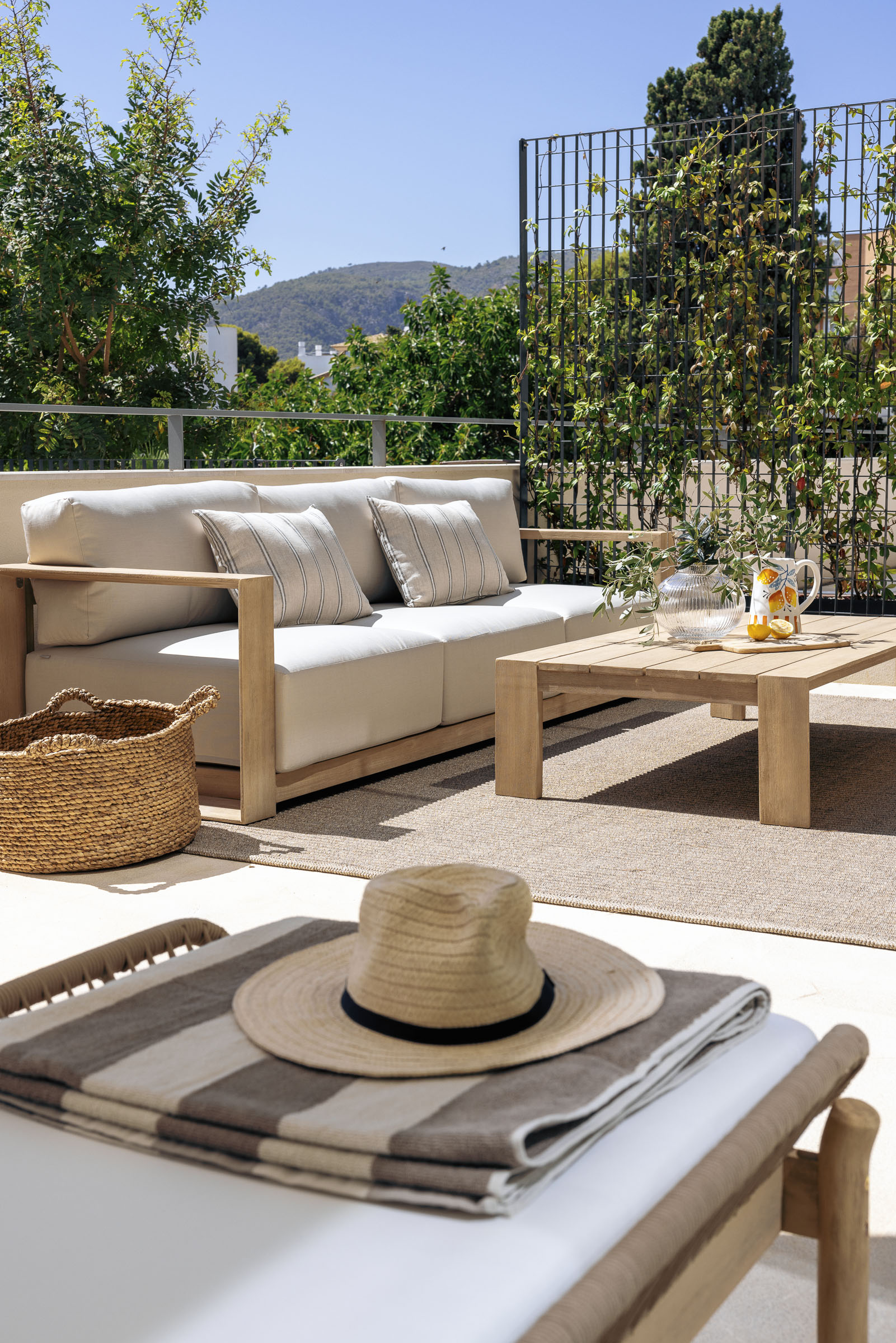 Exceptional 3-Bedroom Garden Apartment in Cala Major — image 33