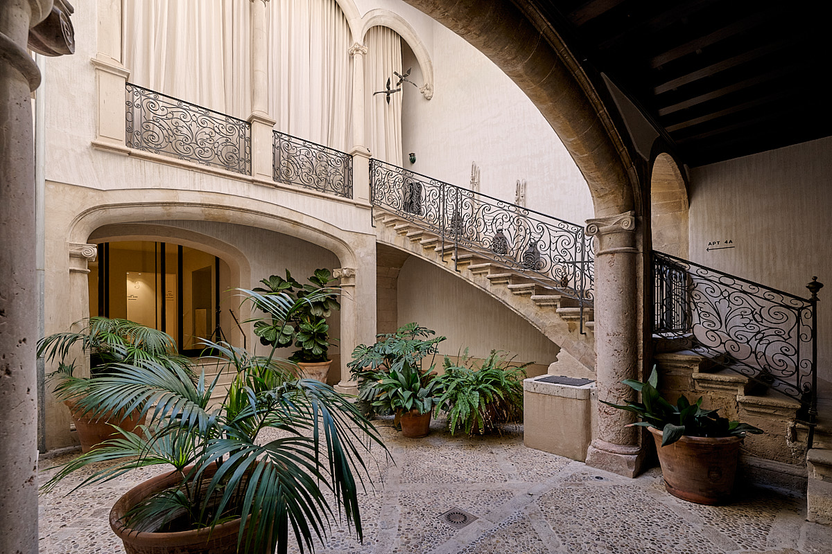 Timeless Architecture Meets Modern Luxury in Old Town Palma, with Rooftop Terrace — 1