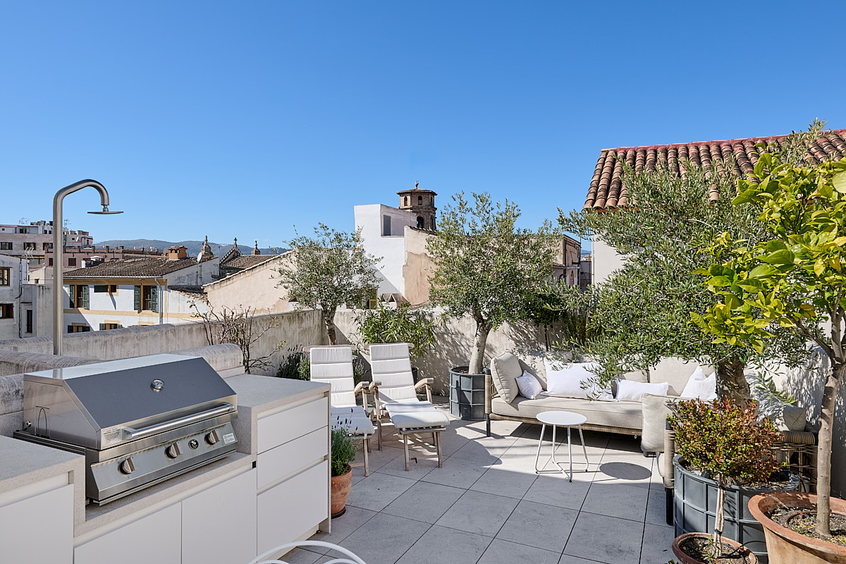 Timeless Architecture Meets Modern Luxury in Old Town Palma, with Rooftop Terrace — image 22