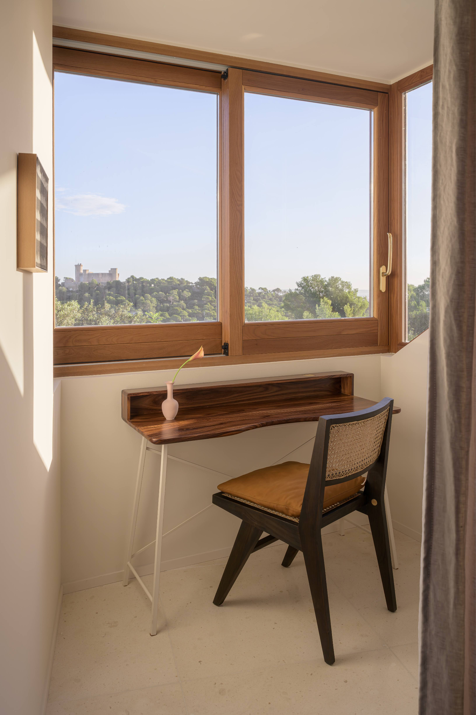 Renovated designer apartment with sea views in La Bonanova — image 13