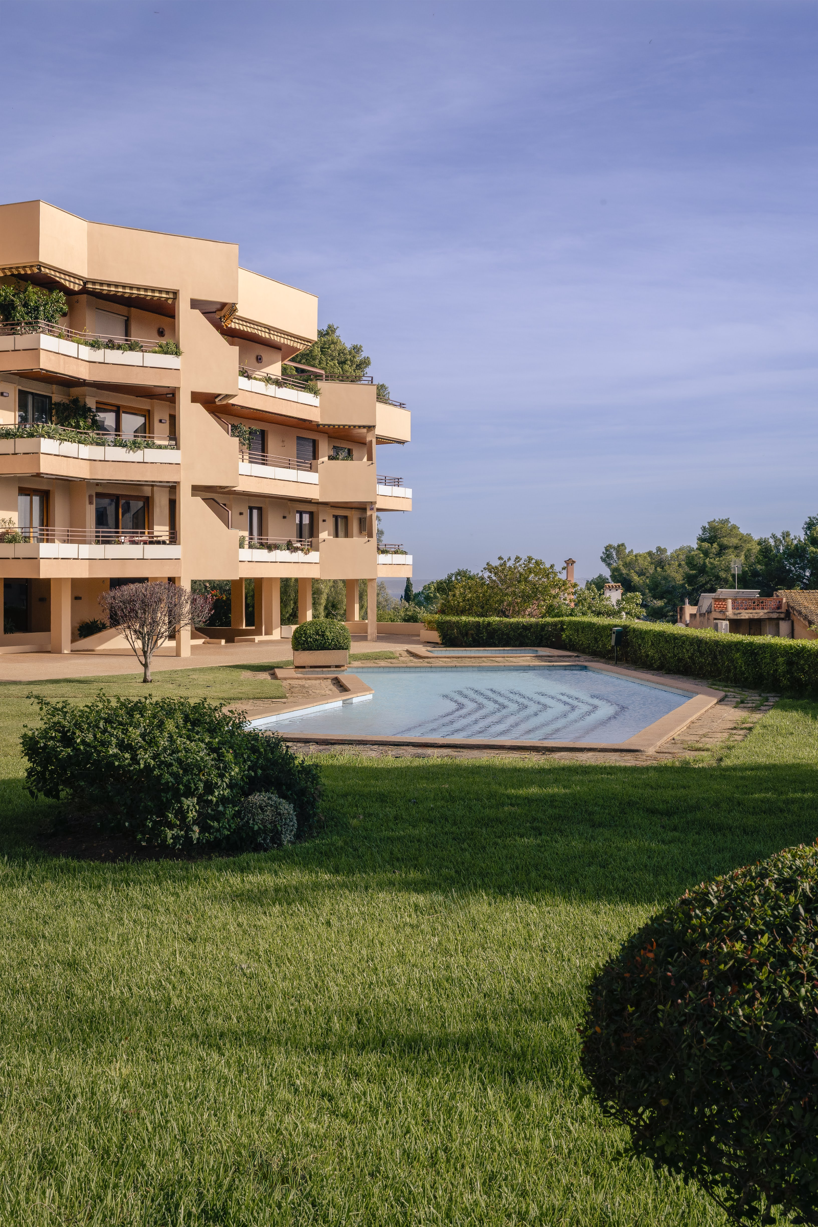 Renovated designer apartment with sea views in La Bonanova — image 16