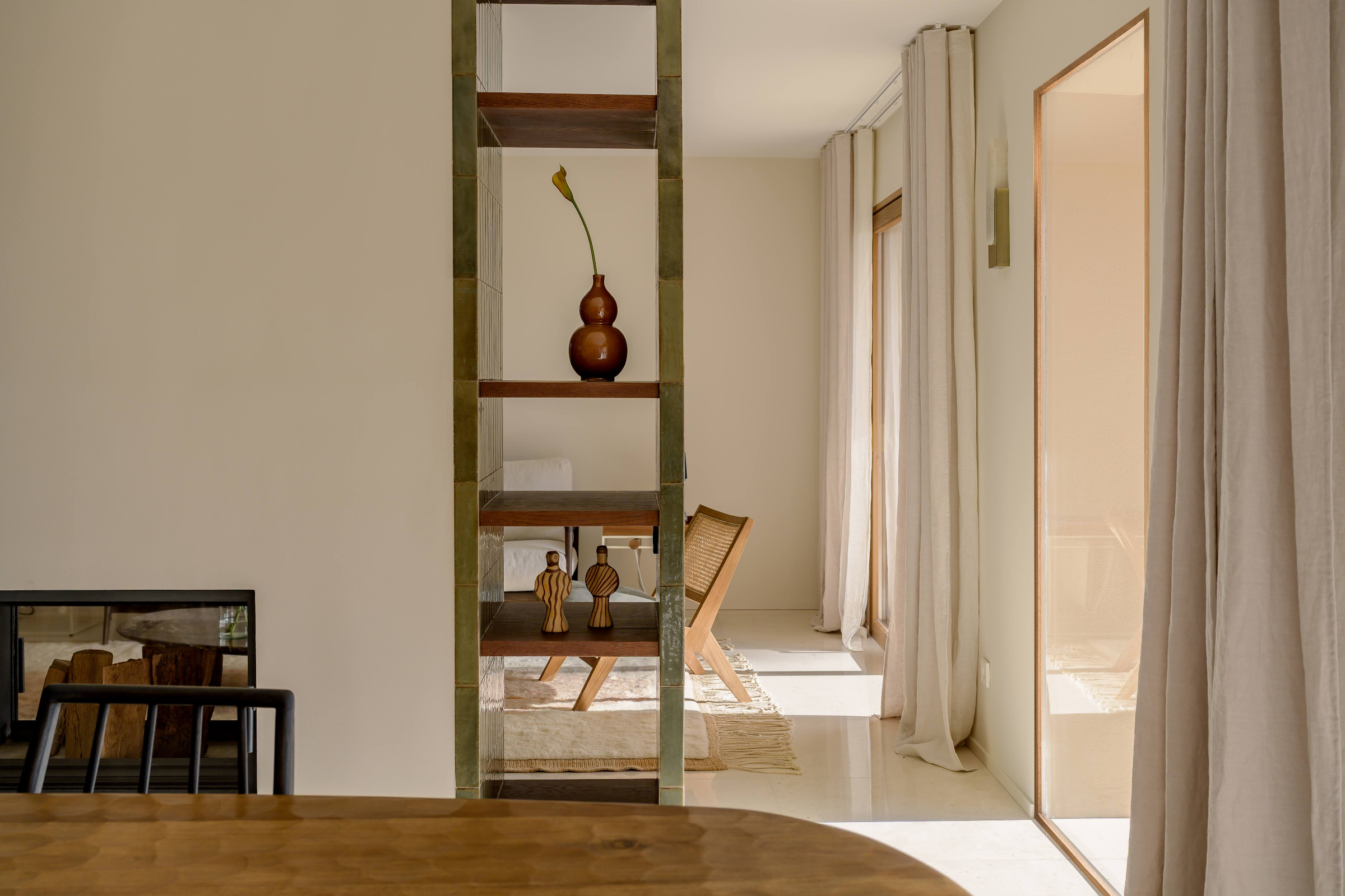 Renovated designer apartment with sea views in La Bonanova — image 22