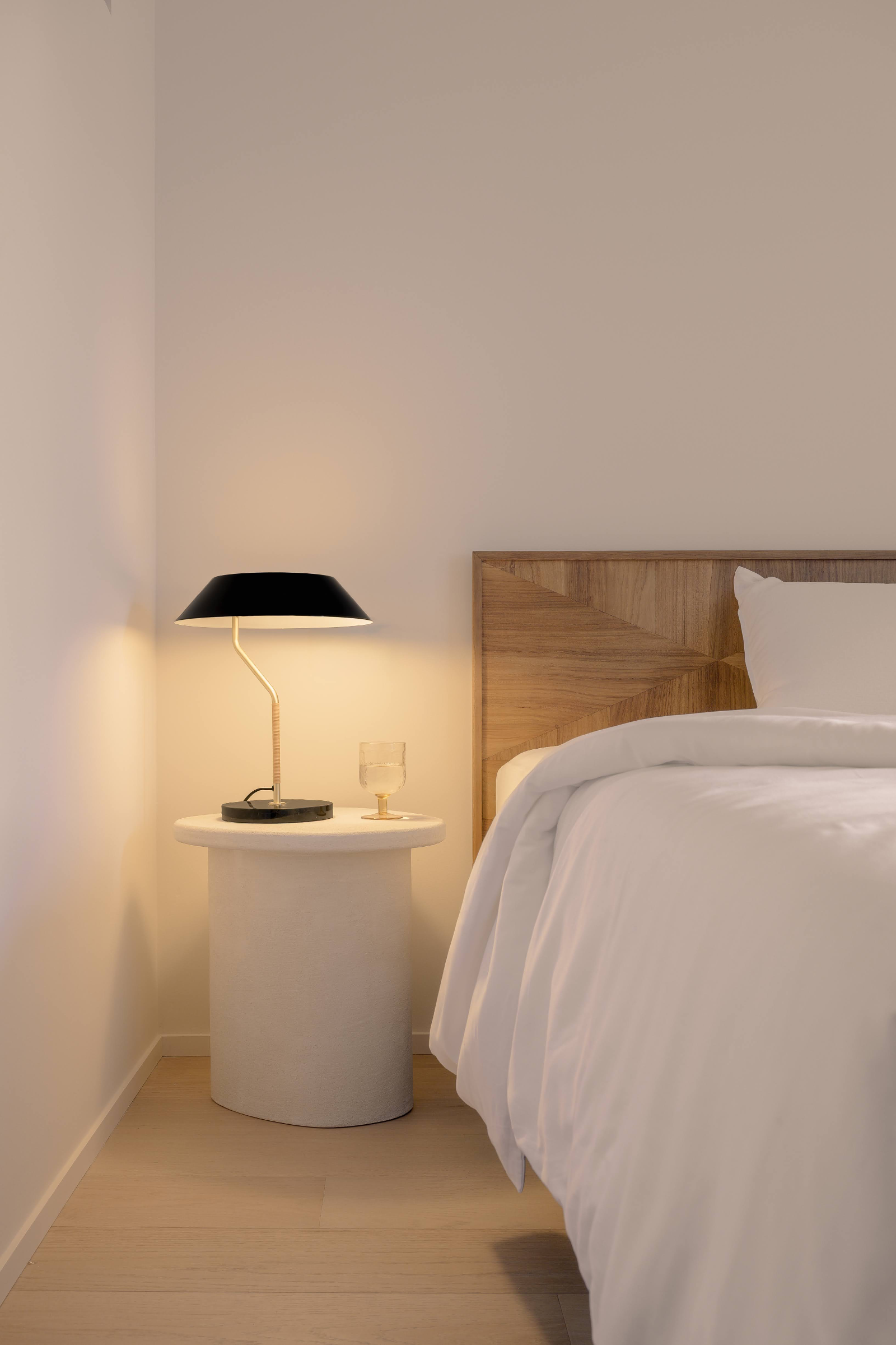Renovated designer apartment with sea views in La Bonanova — image 33
