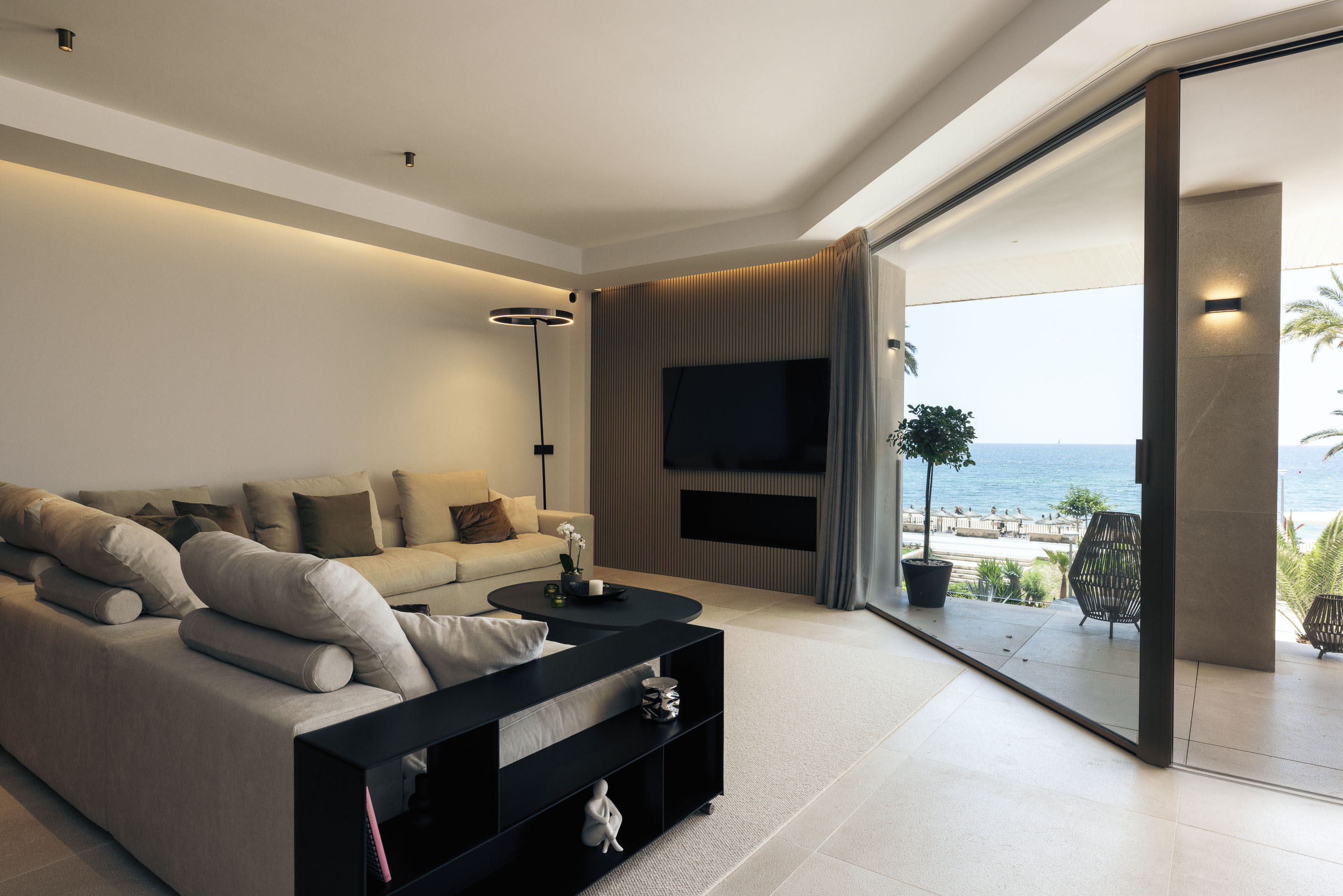 Exceptional 2-Bedroom Apartment in Portixol with Sea Views — 9