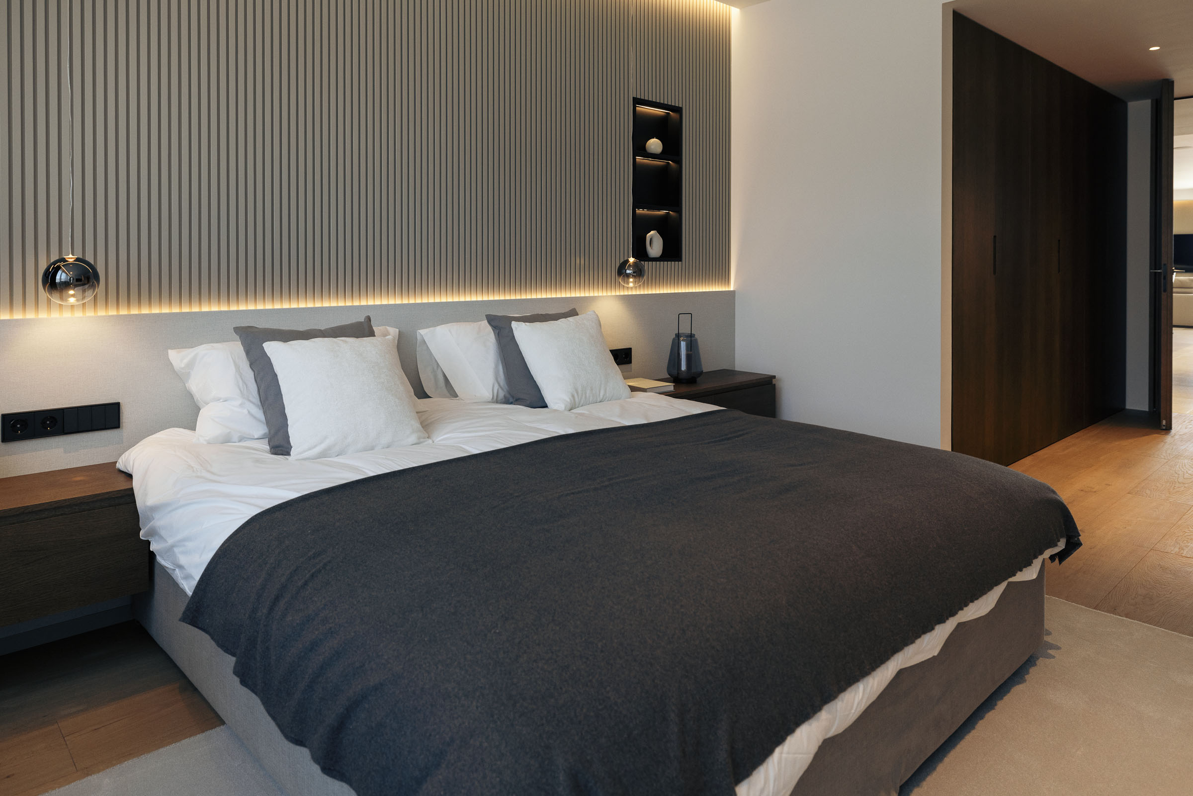 Exceptional 2-Bedroom Apartment in Portixol with Sea Views — image 16