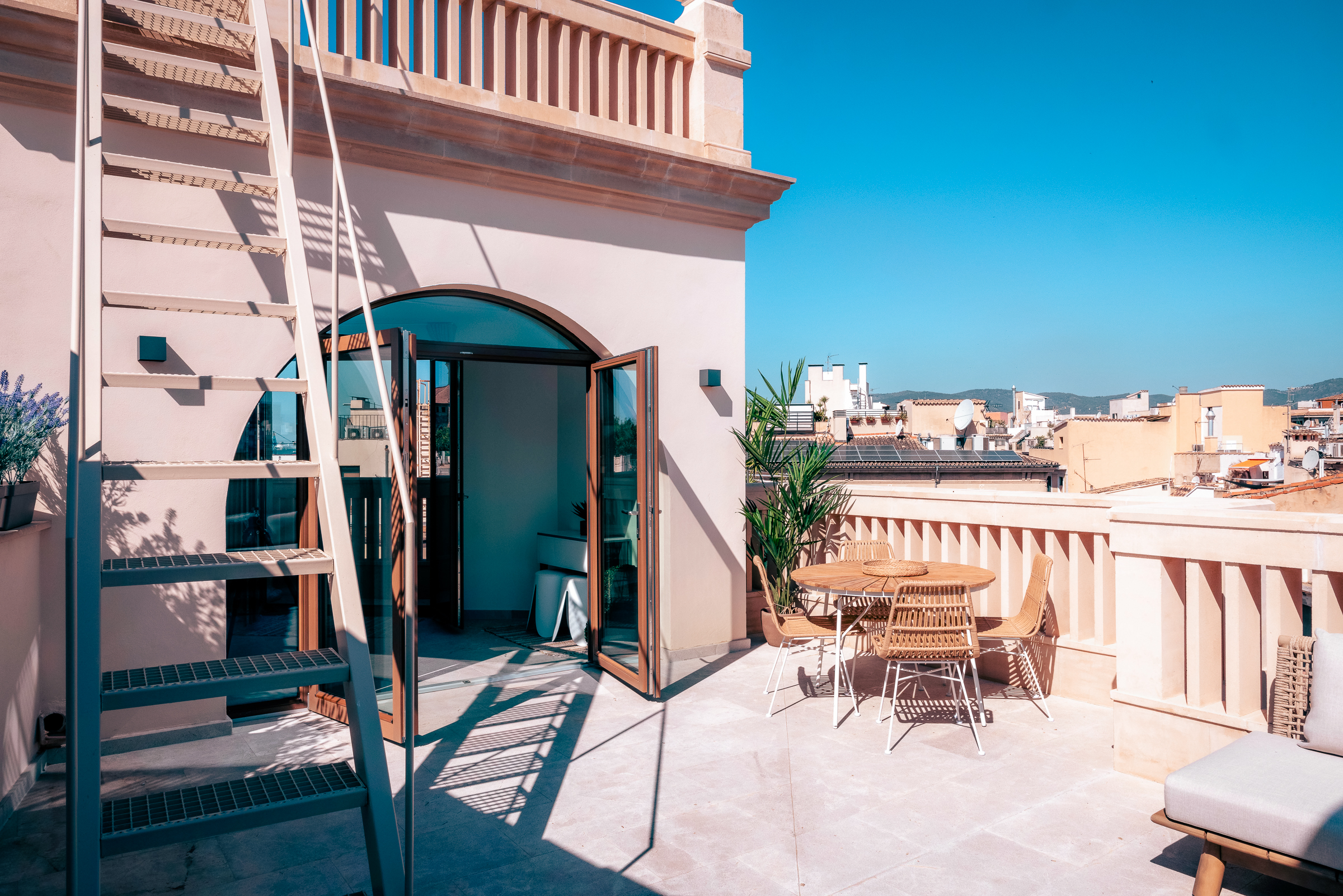 Contemporary 2-Bedroom Duplex Apartment in Palma with Sea Views — 3