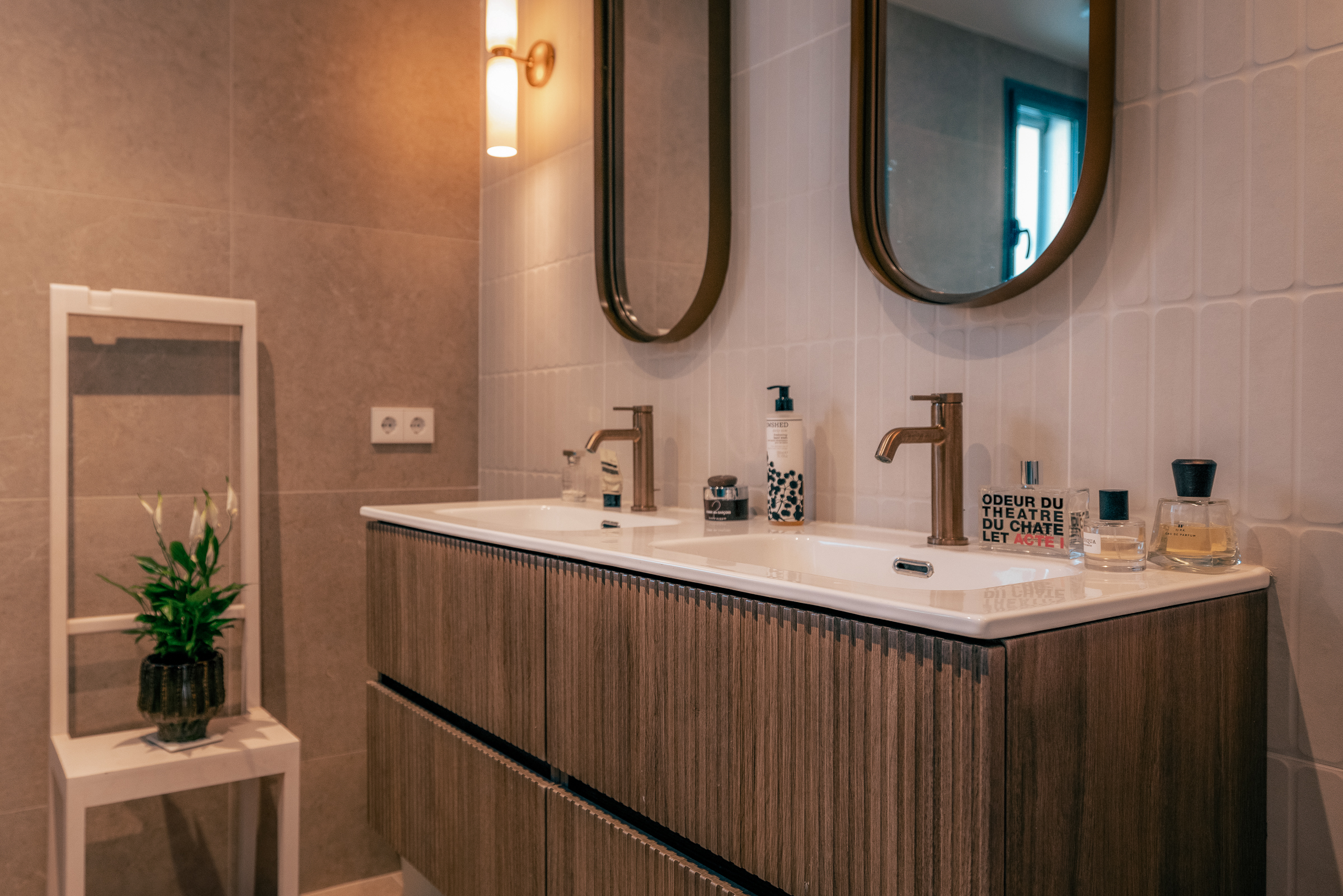 Modern 4-Bedroom Duplex in Palma with City and Sea Views — image 11
