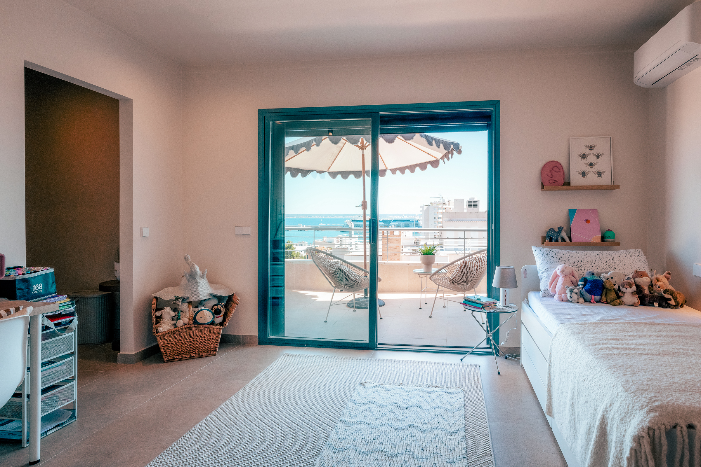 Modern 4-Bedroom Duplex in Palma with City and Sea Views — image 12