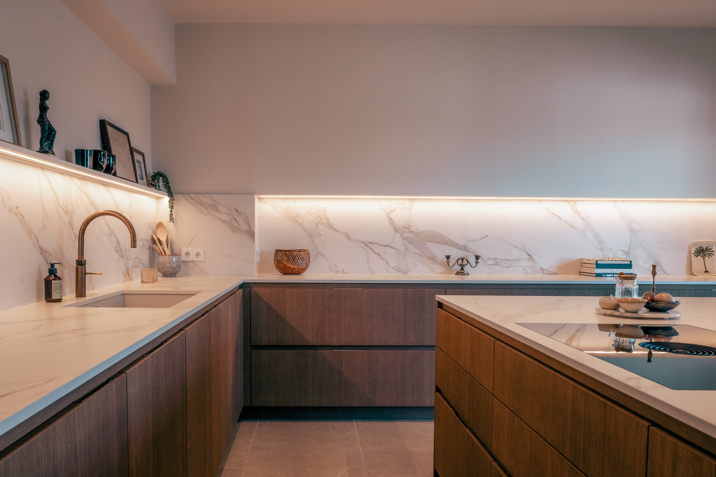 Modern 4-Bedroom Duplex in Palma with City and Sea Views — image 16