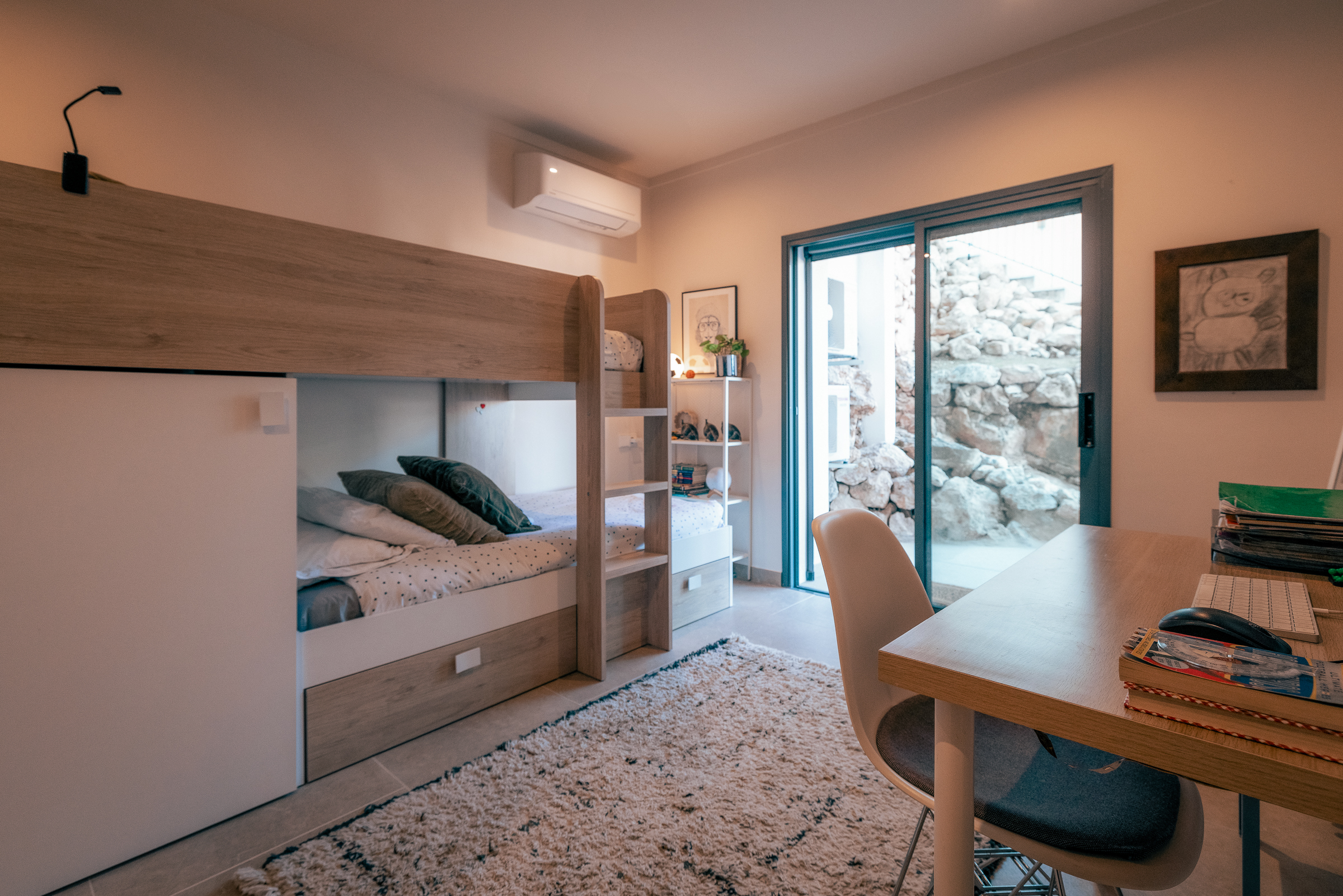 Modern 4-Bedroom Duplex in Palma with City and Sea Views — image 18