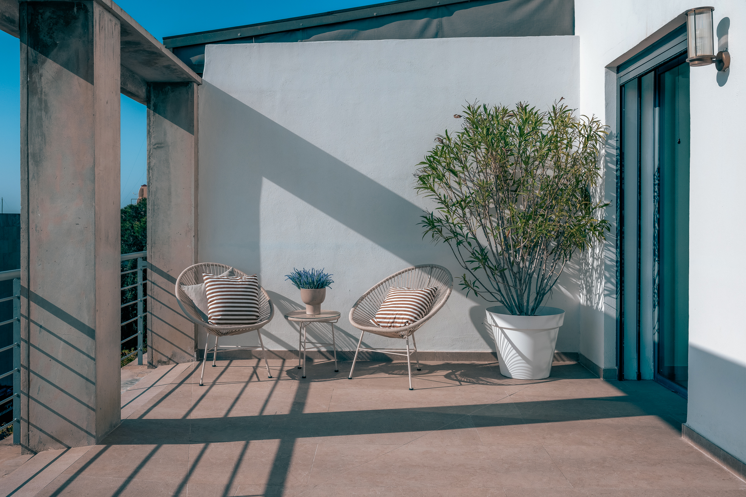 Modern 4-Bedroom Duplex in Palma with City and Sea Views — image 21