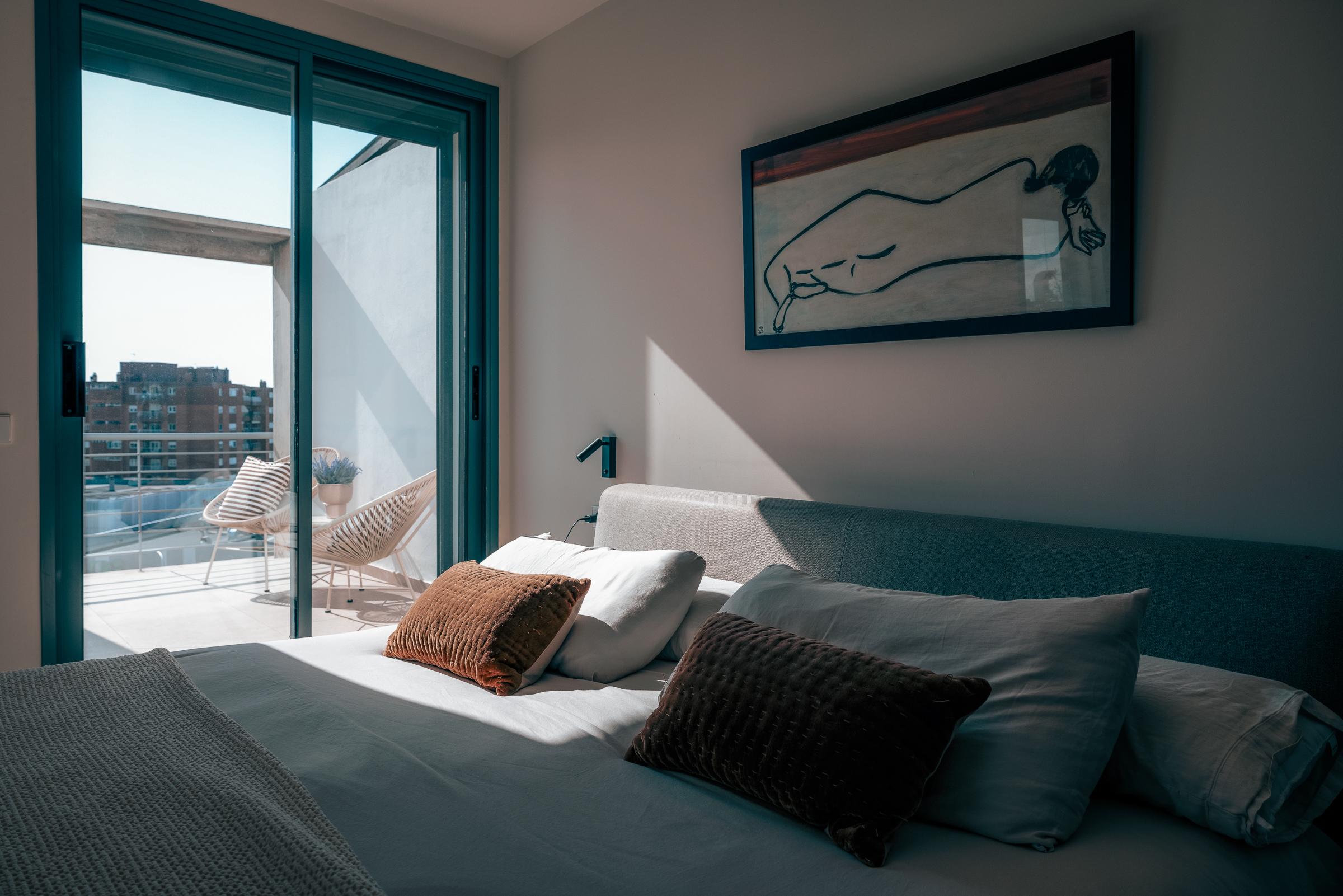 Modern 4-Bedroom Duplex in Palma with City and Sea Views — image 22
