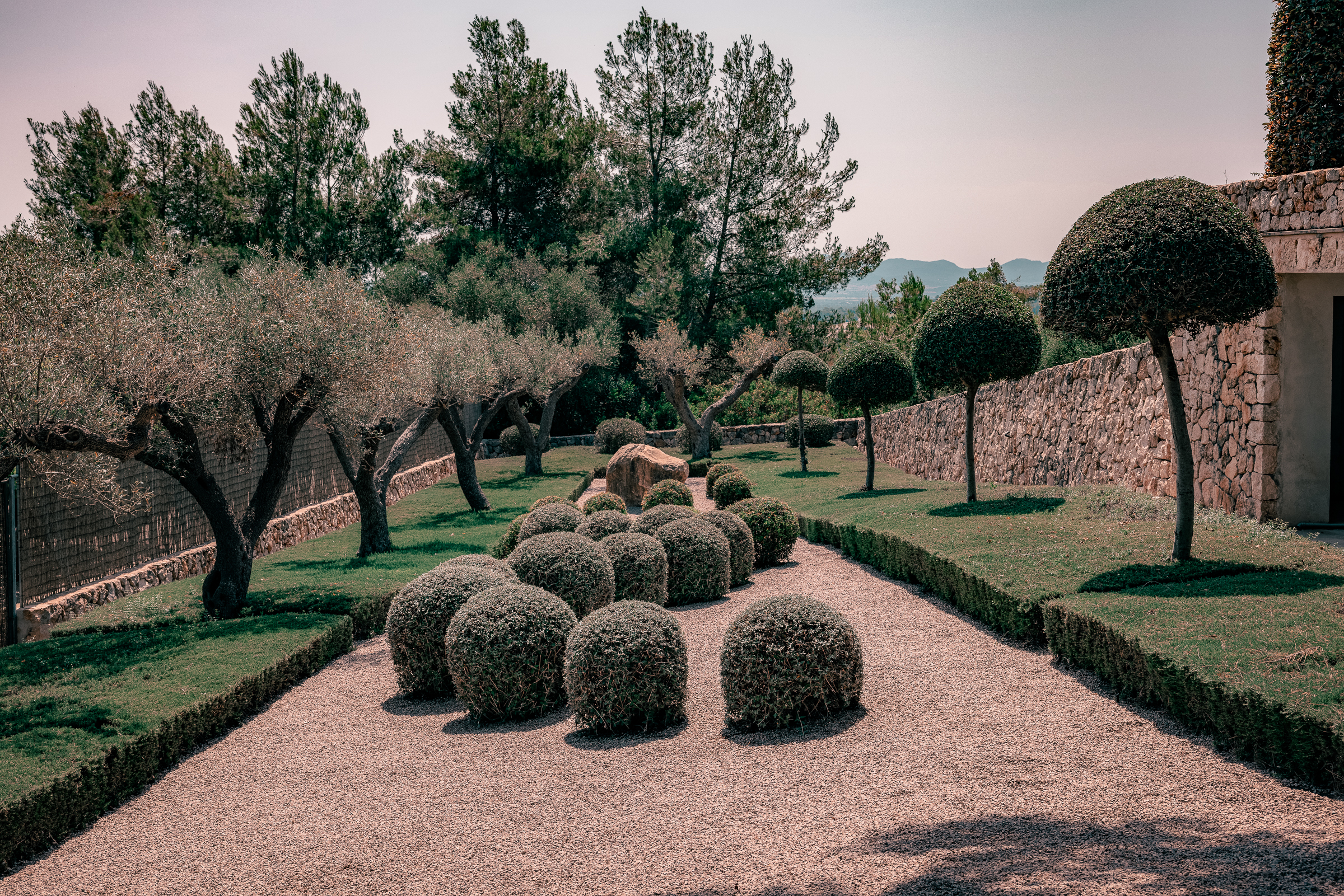 Elegant 5-Bedroom Villa in Porreres with Panoramic Views — image 23