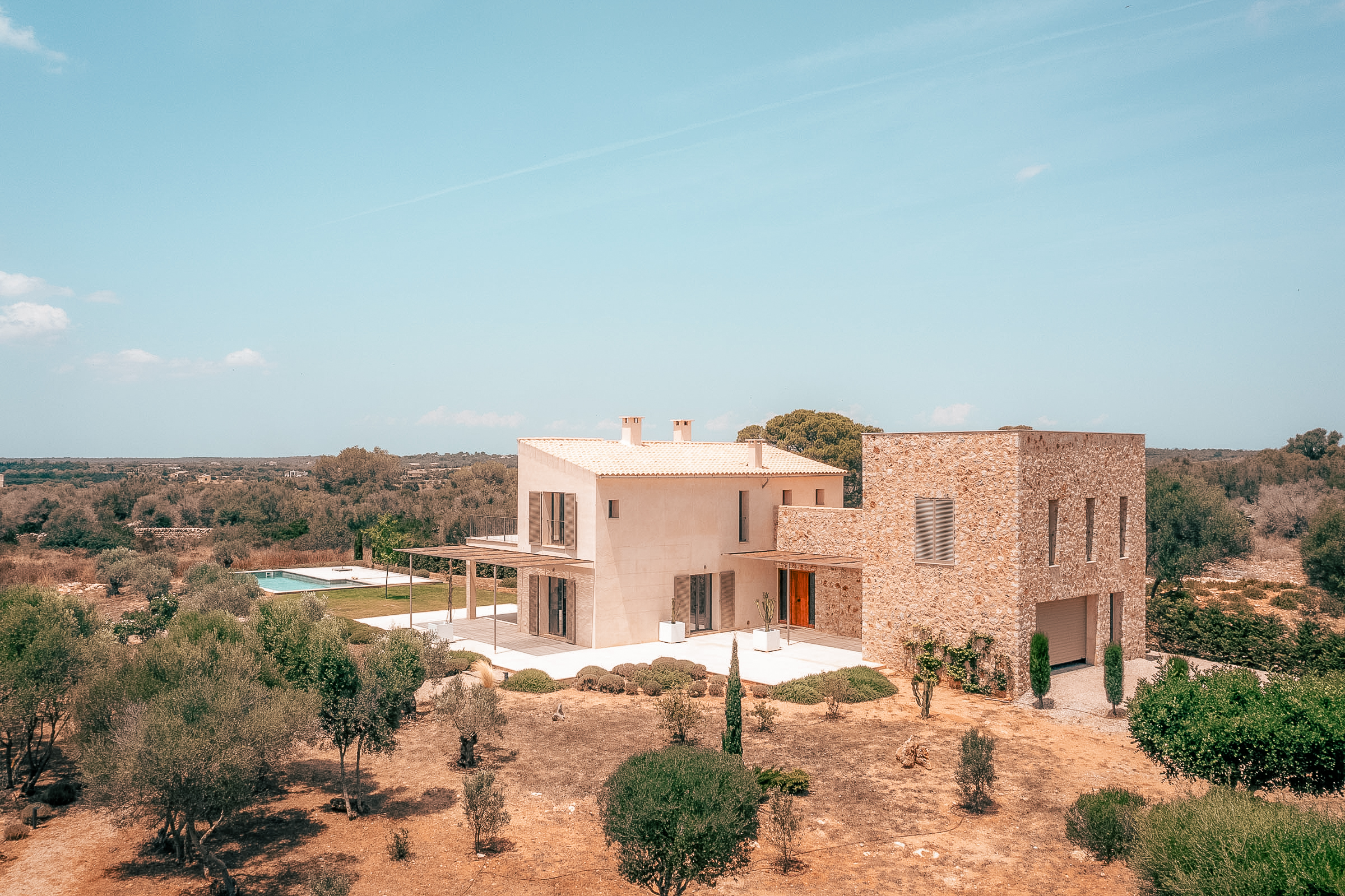 Beautiful newly built 5 bedroom finca on a large plot in Santanyi — 1