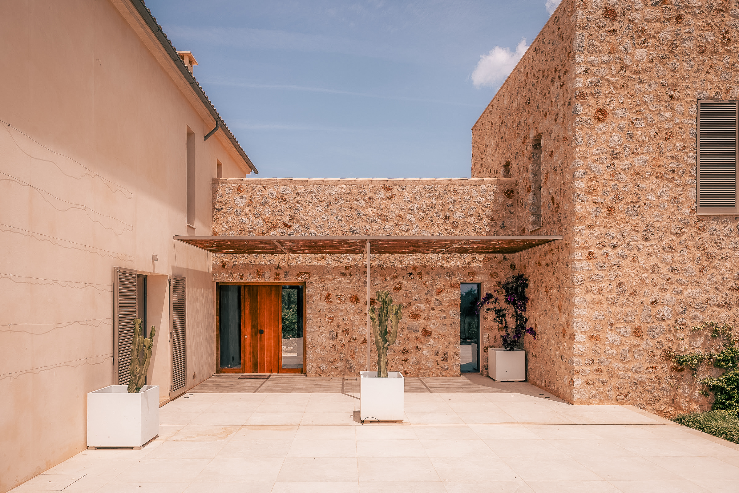 Beautiful newly built 5 bedroom finca on a large plot in Santanyi — image 17