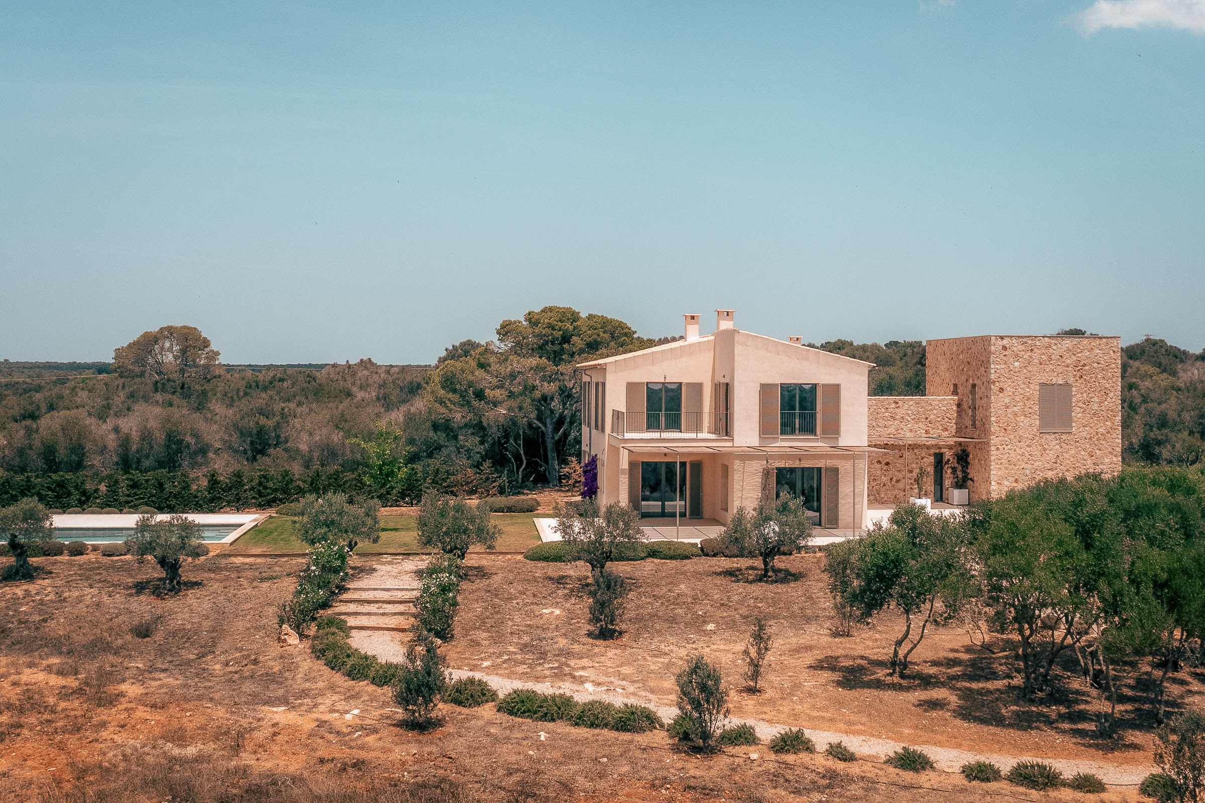 Beautiful newly built 5 bedroom finca on a large plot in Santanyi — image 19