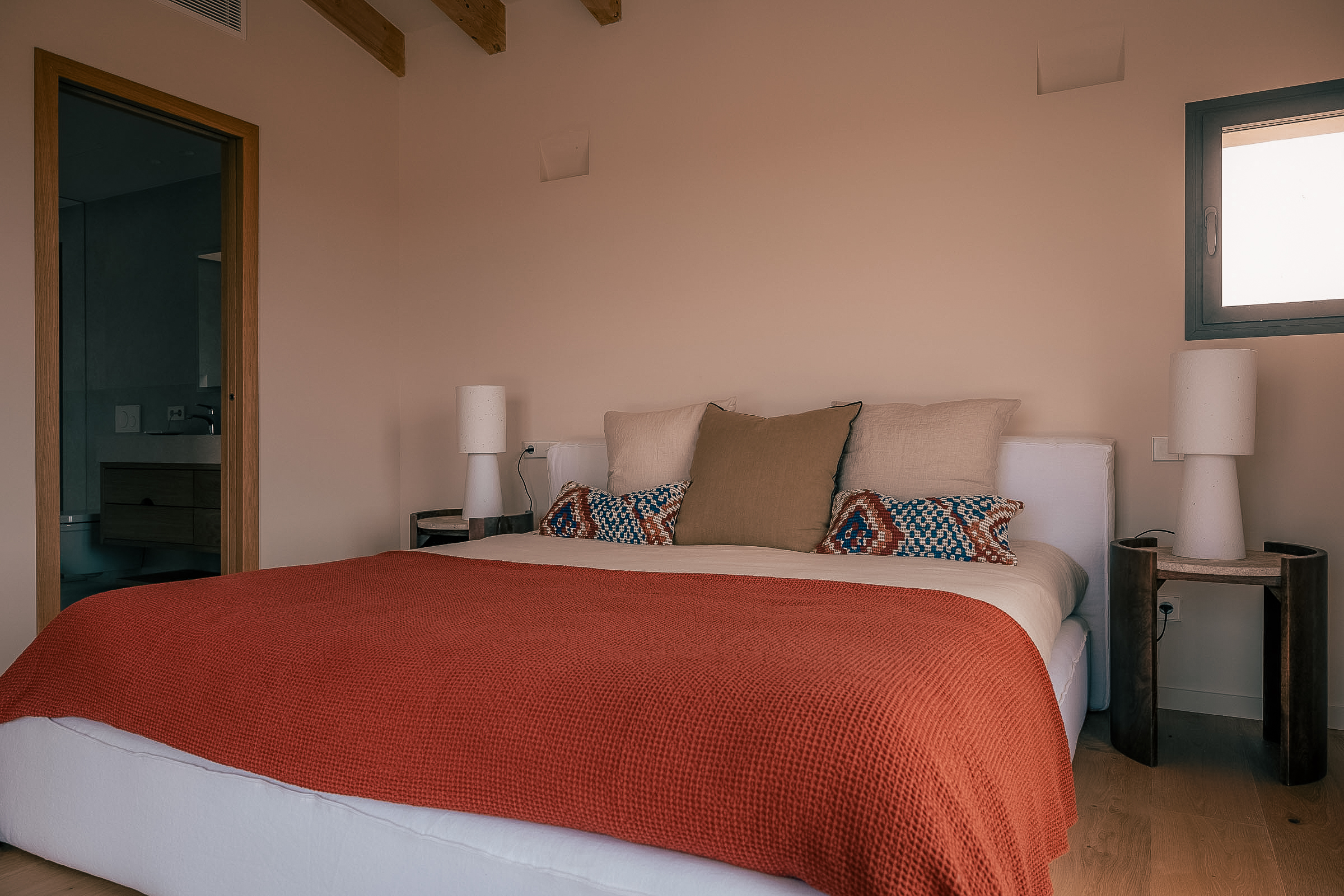 Beautiful newly built 5 bedroom finca on a large plot in Santanyi — image 20