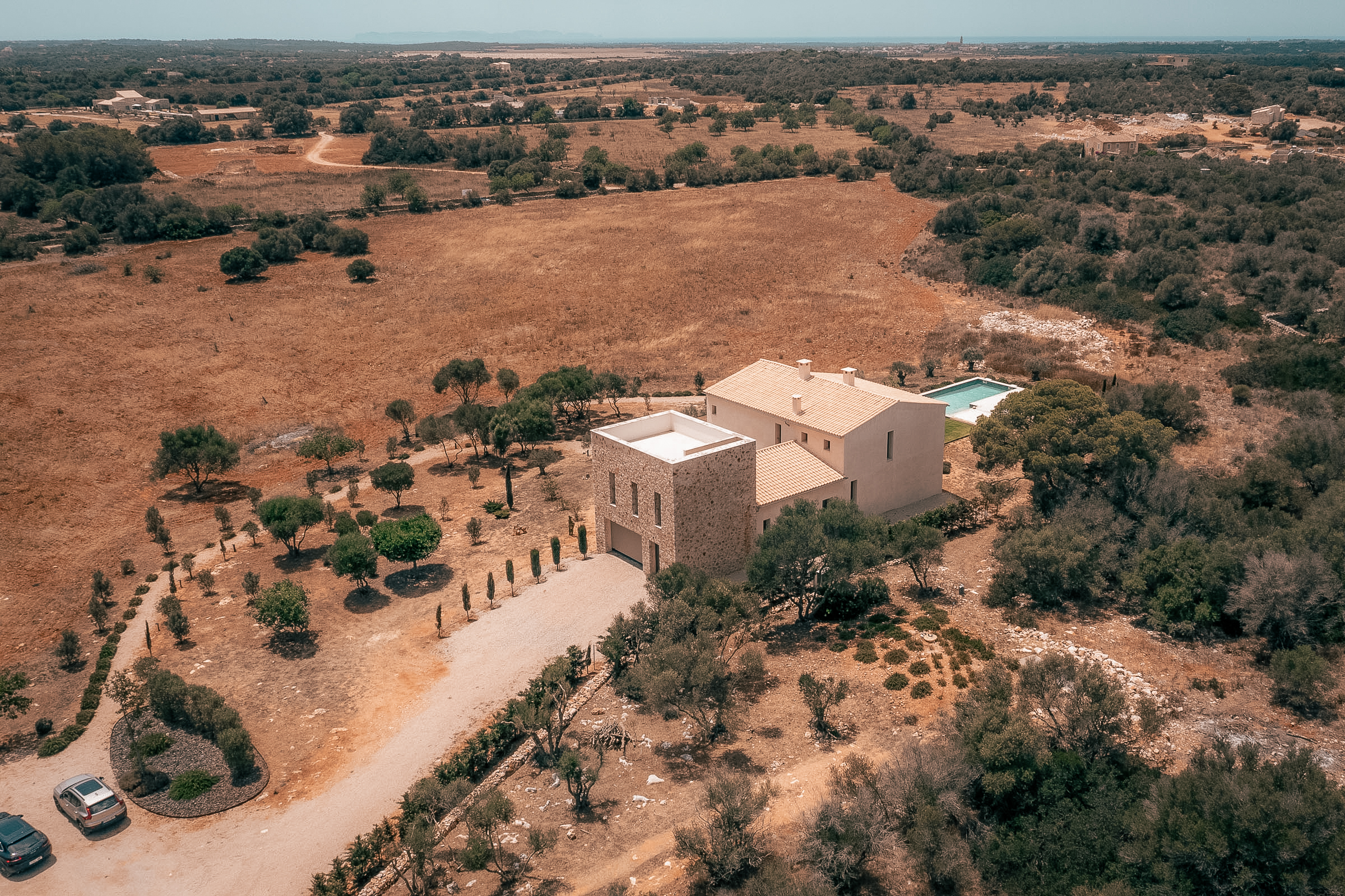 Beautiful newly built 5 bedroom finca on a large plot in Santanyi — image 24