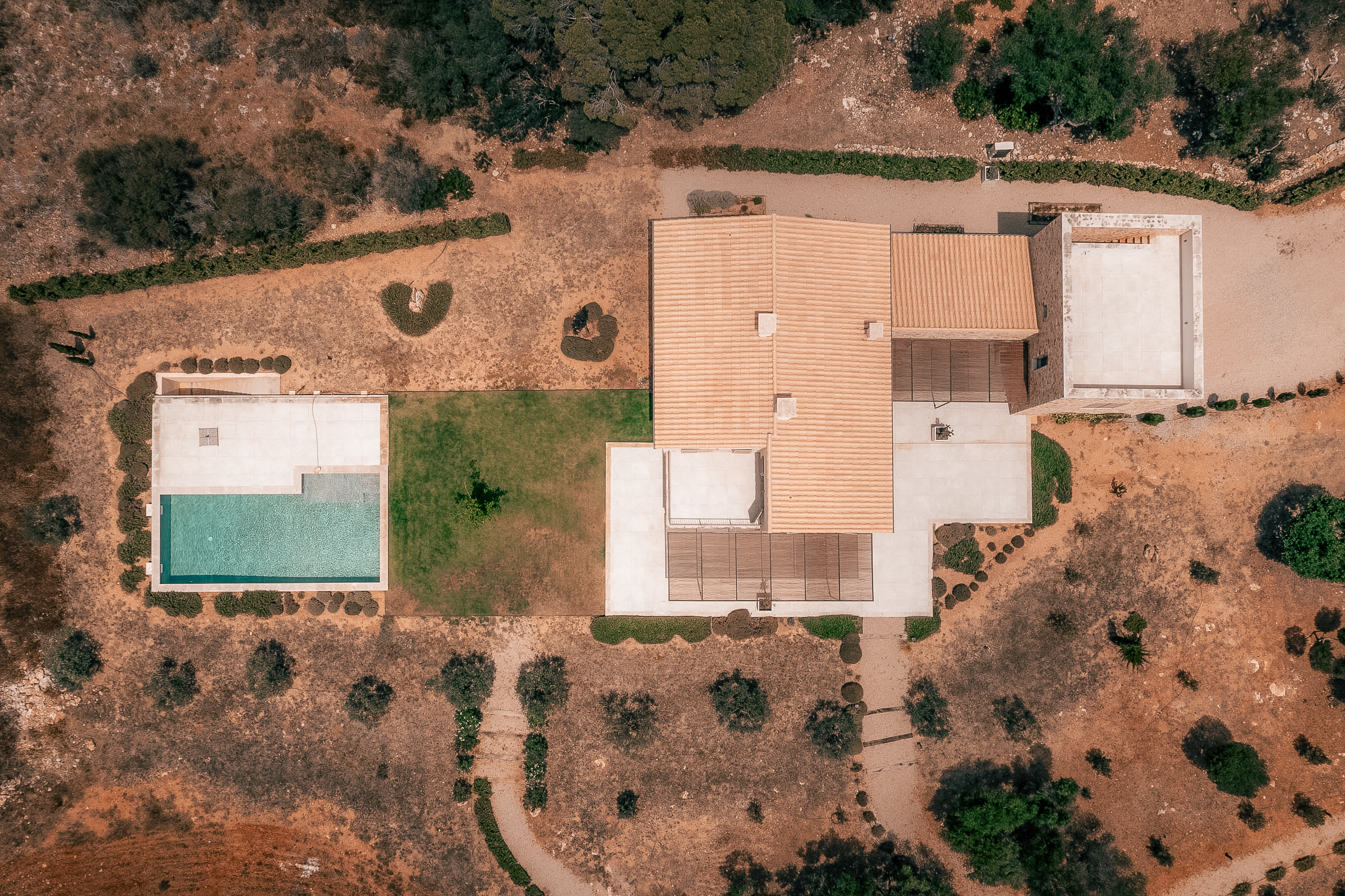 Beautiful newly built 5 bedroom finca on a large plot in Santanyi — image 27