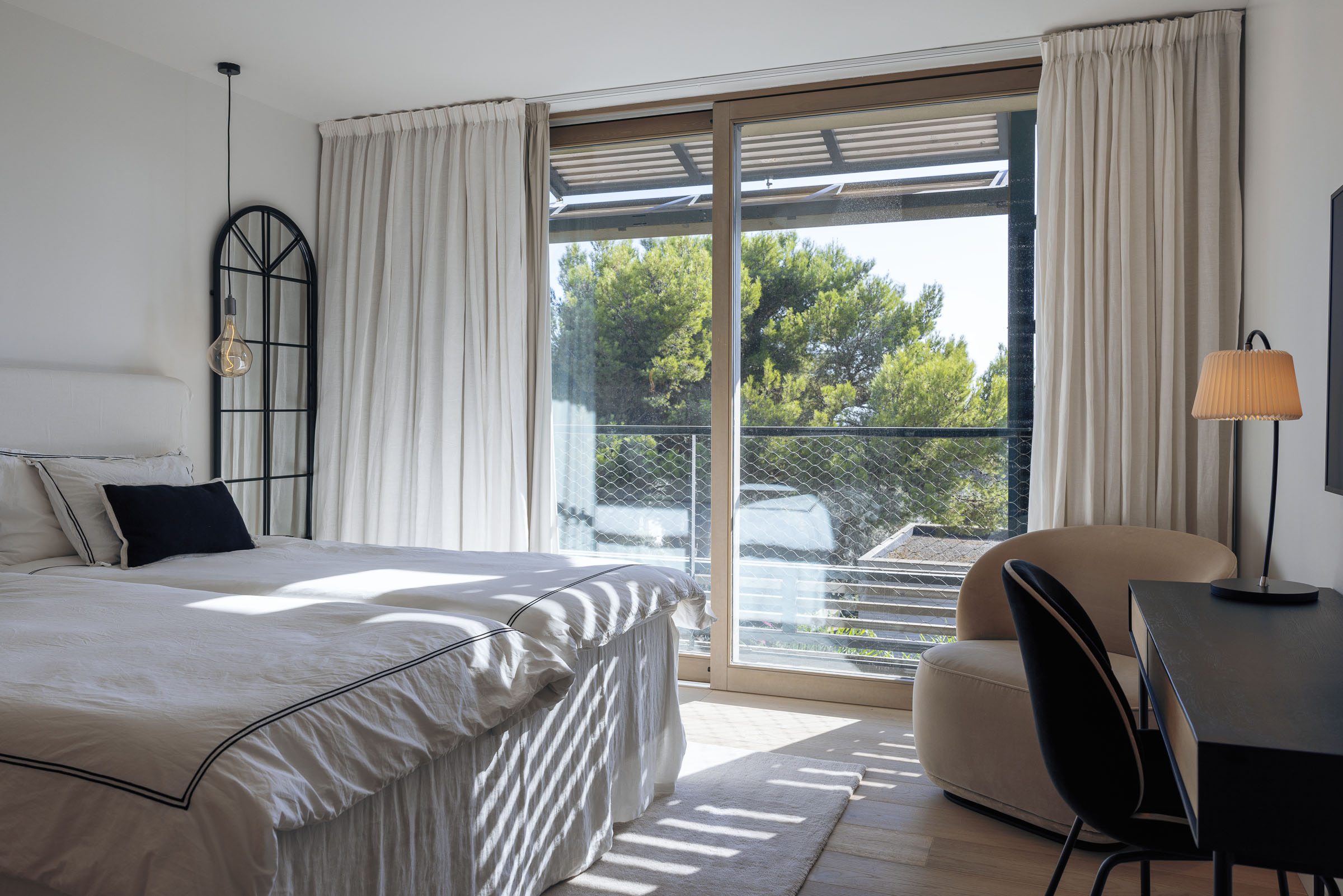 Contemporary Duplex Penthouse in Bonanova, with Private Rooftop Pool and Sea Views — 8