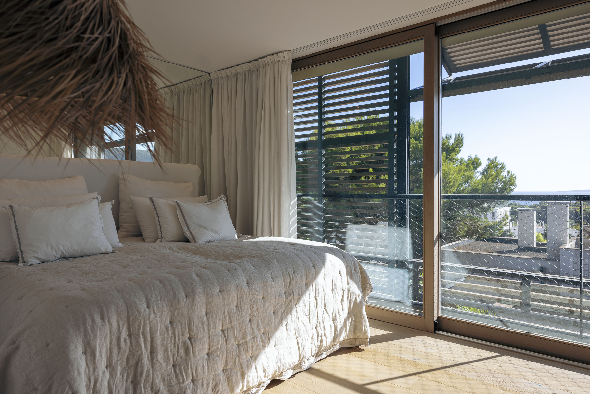 Contemporary Duplex Penthouse in Bonanova, with Private Rooftop Pool and Sea Views — image 12