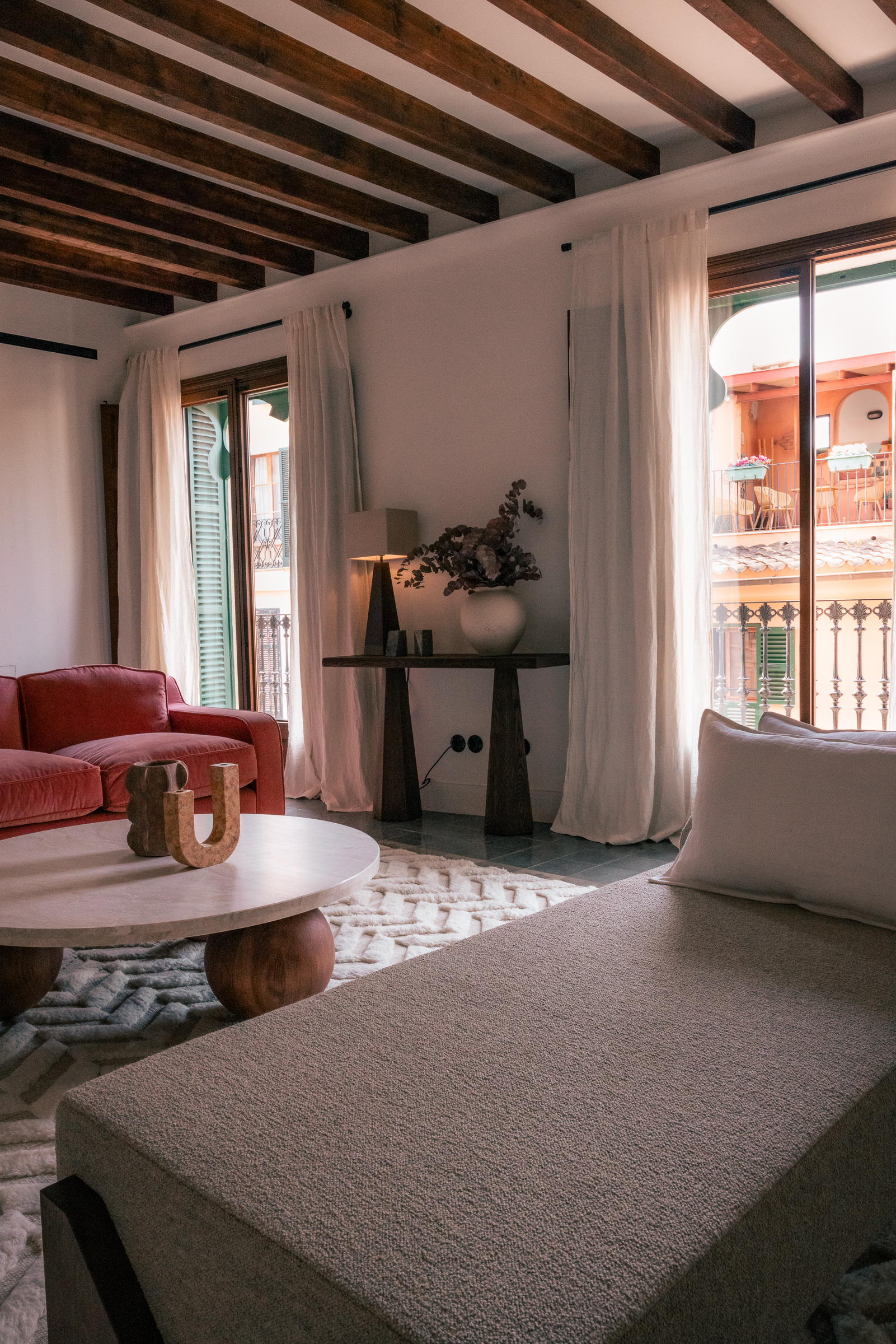 Elegant 3-Bedroom Penthouse in Palma with Sea Views — image 14