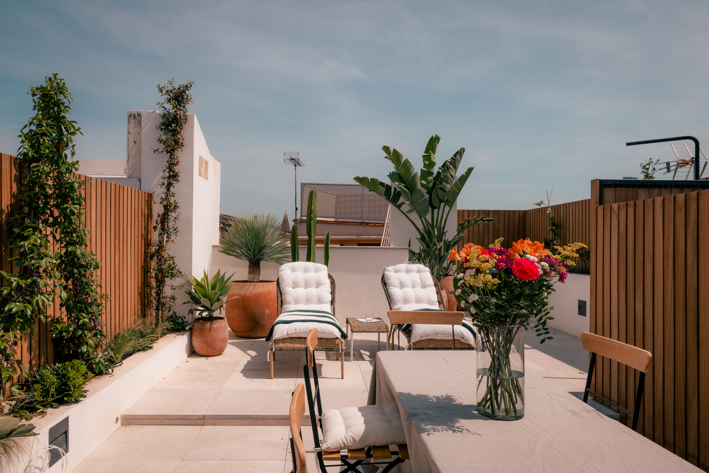 Elegant 3-Bedroom Penthouse in Palma with Sea Views — 1