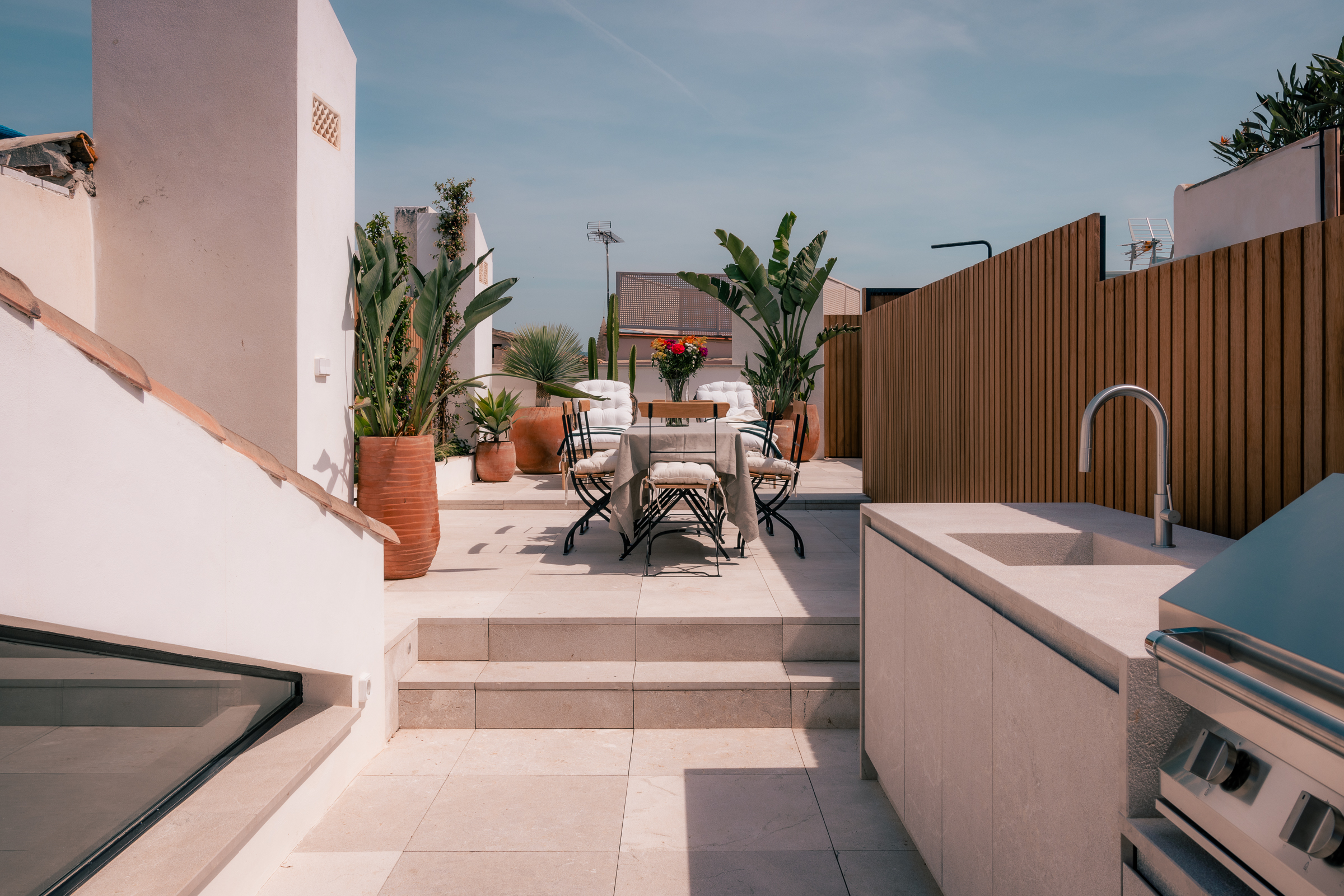Elegant 3-Bedroom Penthouse in Palma with Sea Views — image 18