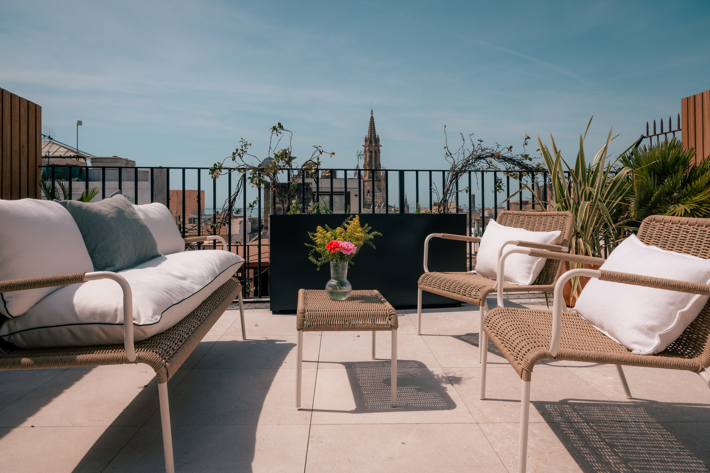Elegant 3-Bedroom Penthouse in Palma with Sea Views — image 21