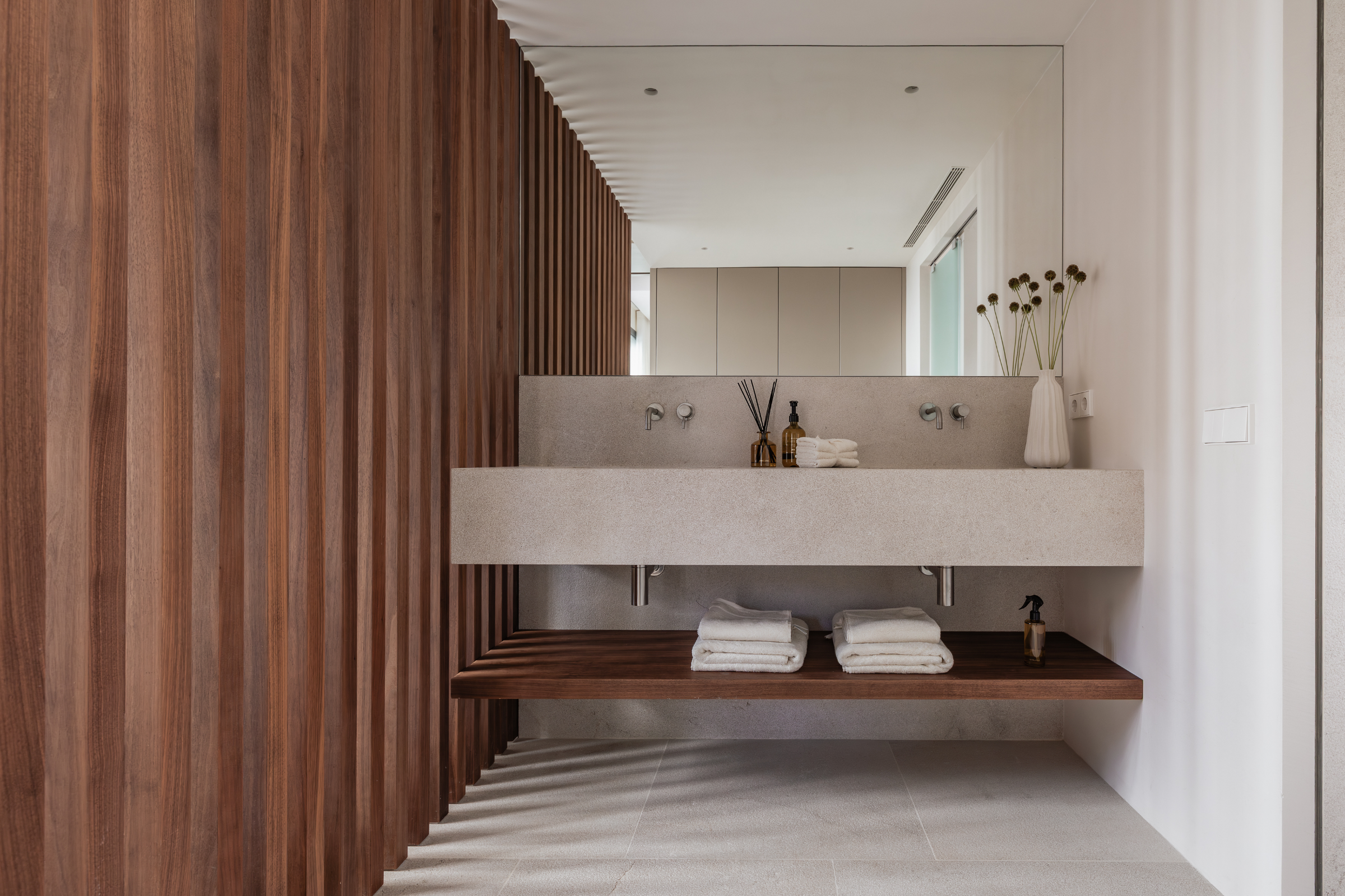 Panoramic Mediterranean Views & Rooftop terrace with pool in Cala Major — image 32