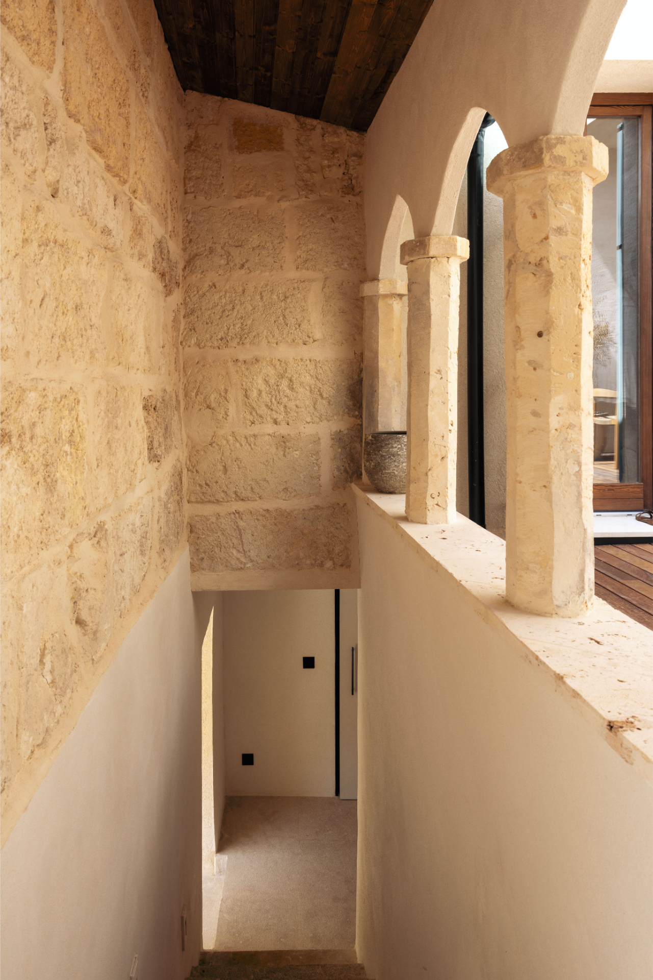 Stunning 4-Bedroom Townhouse in Sineu with Village Views — image 18