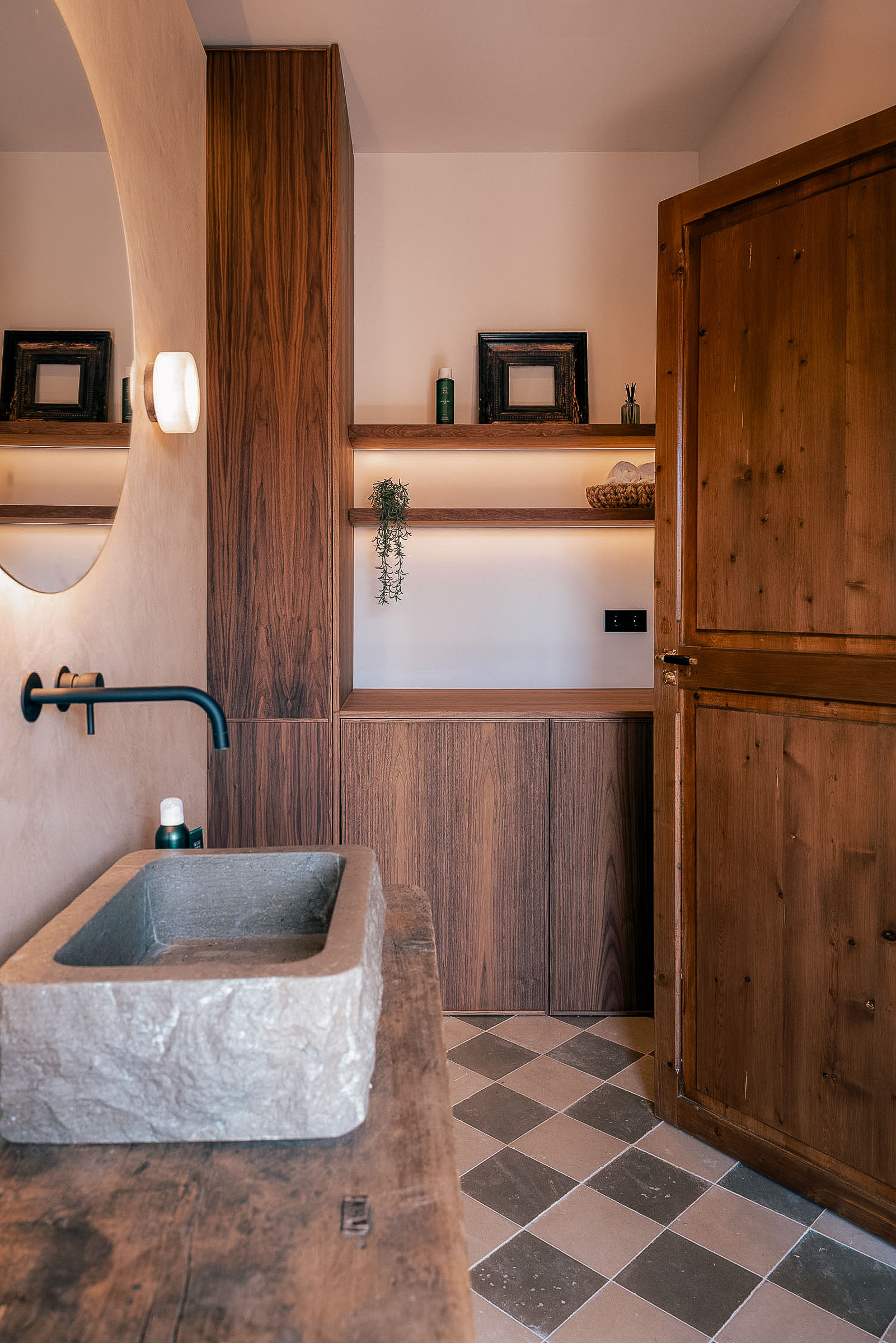A timeless townhouse in the heart of Bunyola — image 23