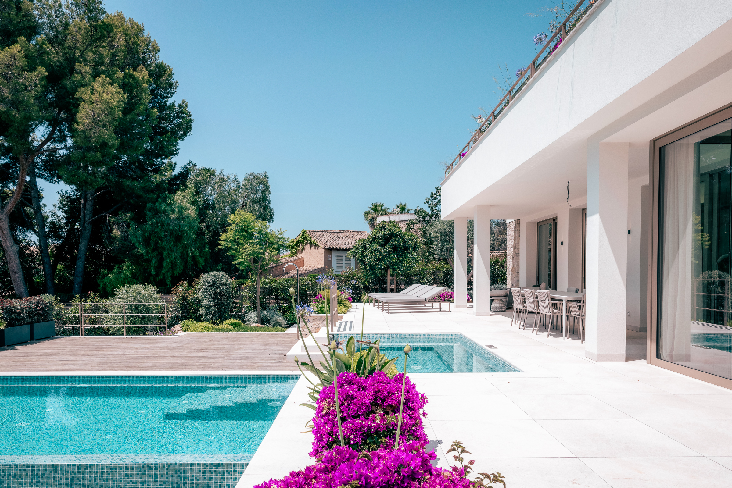 Elegant Villa 4-Bedroom in Bendinat with Sea Views and Pool — 1