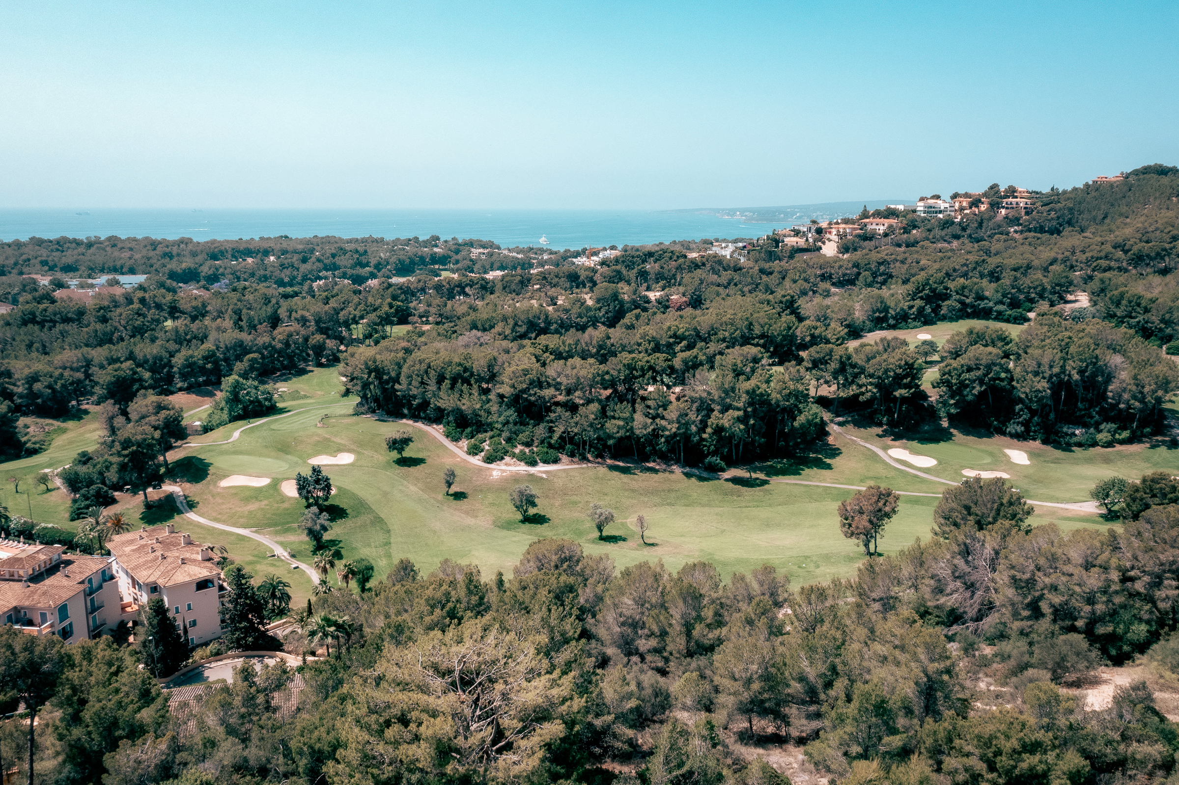 Elegant Villa 4-Bedroom in Bendinat with Sea Views and Pool — 6