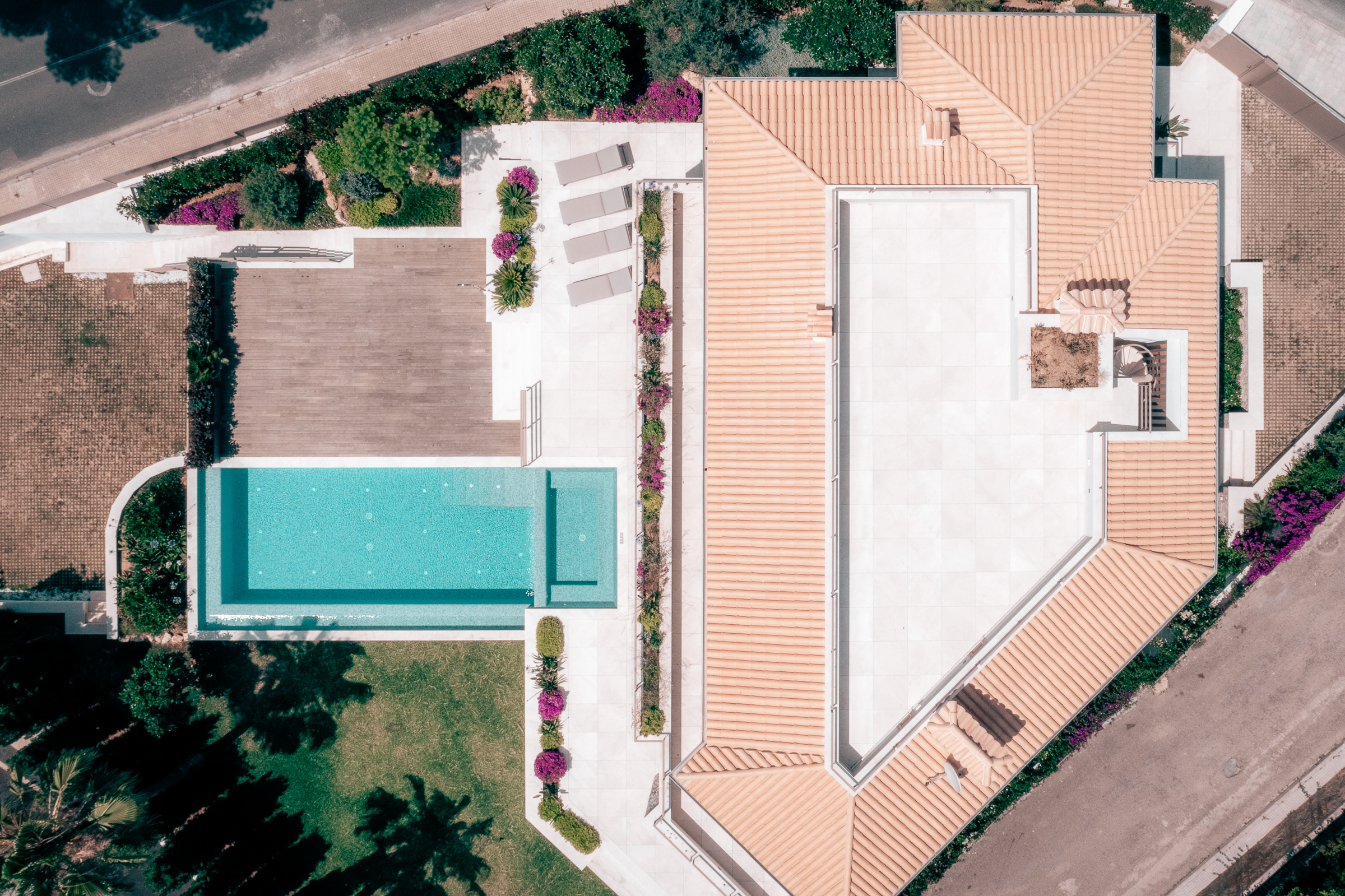 Elegant Villa 4-Bedroom in Bendinat with Sea Views and Pool — 8