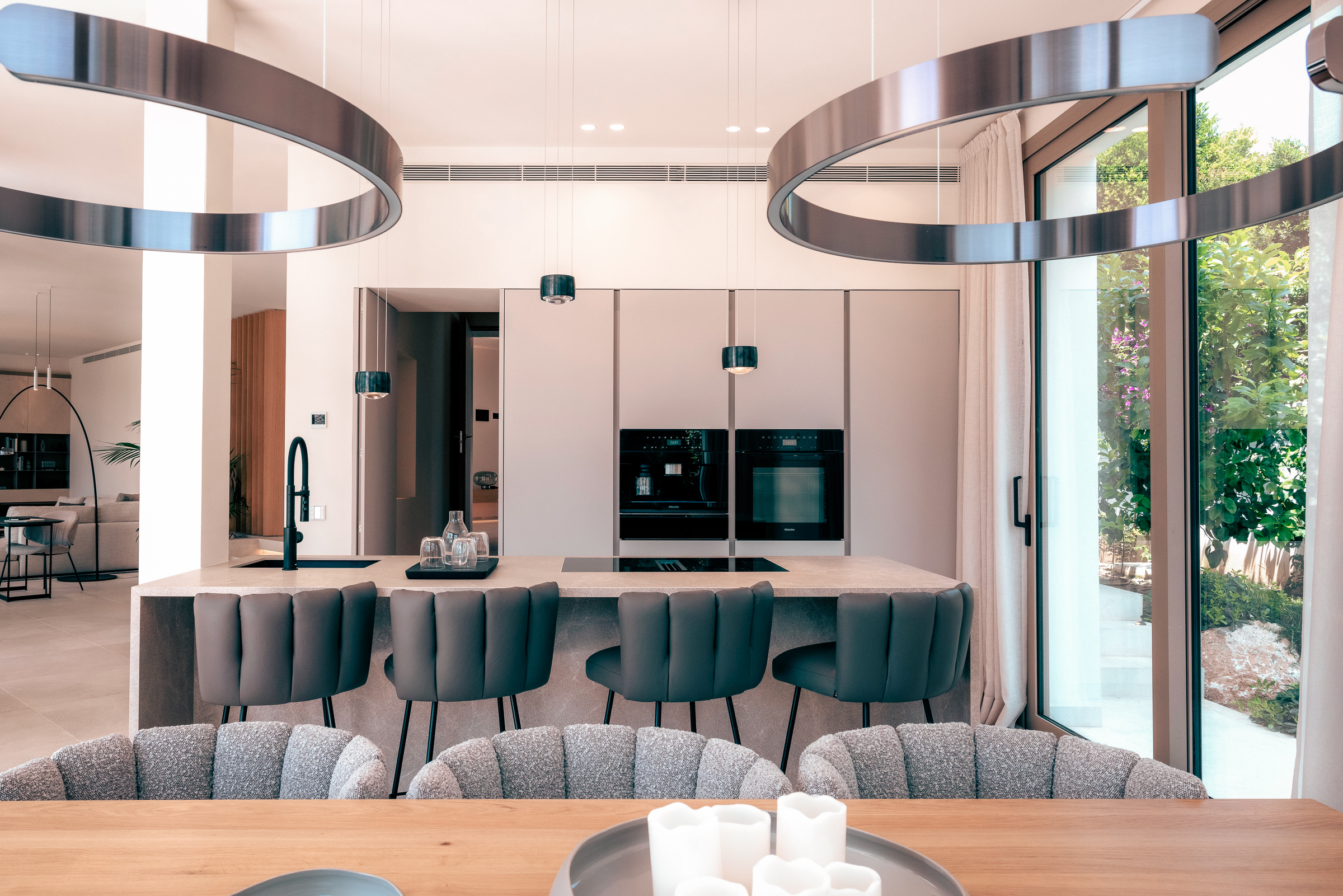 Elegant Villa 4-Bedroom in Bendinat with Sea Views and Pool — 9
