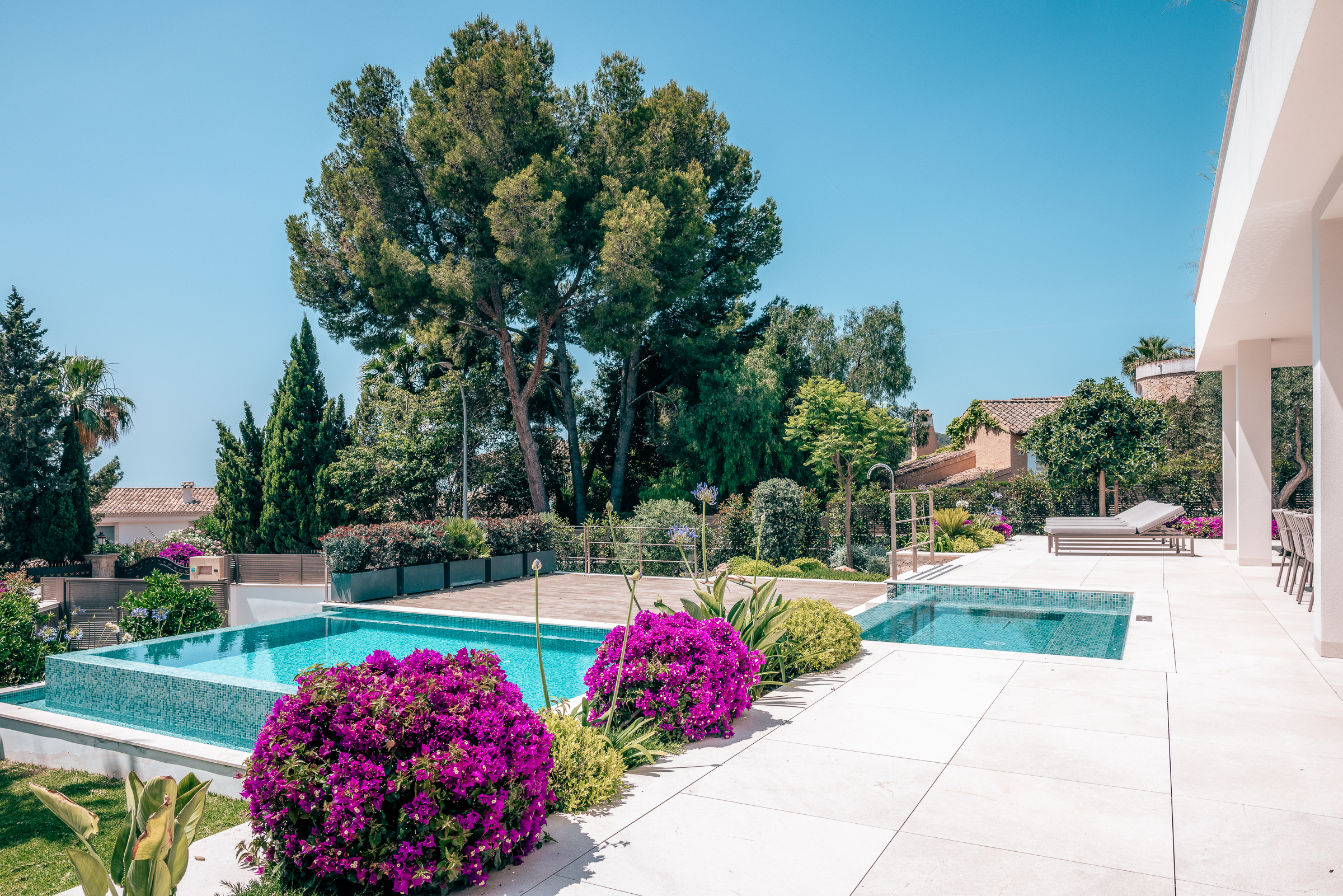 Elegant Villa 4-Bedroom in Bendinat with Sea Views and Pool — image 15