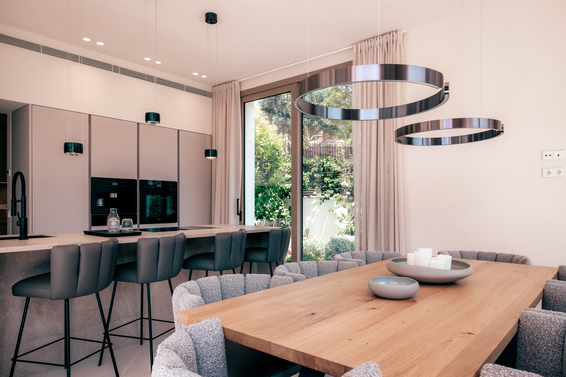 Elegant Villa 4-Bedroom in Bendinat with Sea Views and Pool — image 16