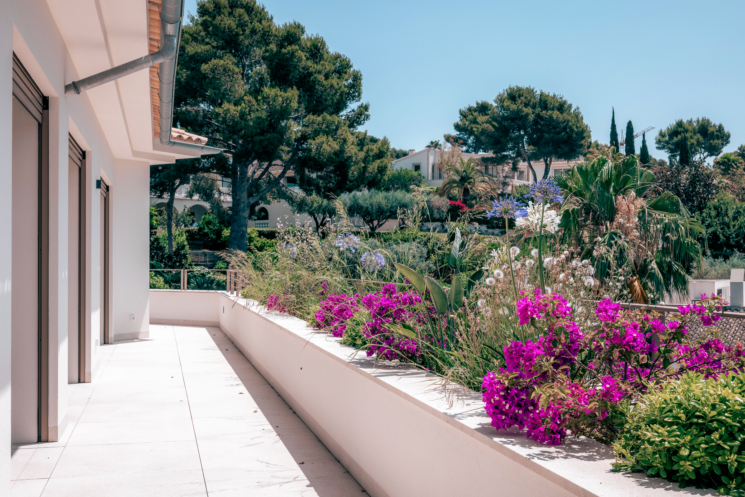 Elegant Villa 4-Bedroom in Bendinat with Sea Views and Pool — image 26