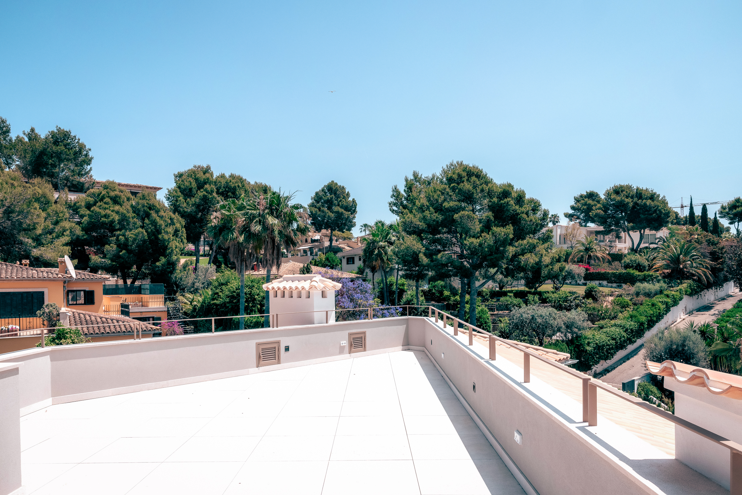 Elegant Villa 4-Bedroom in Bendinat with Sea Views and Pool — image 29