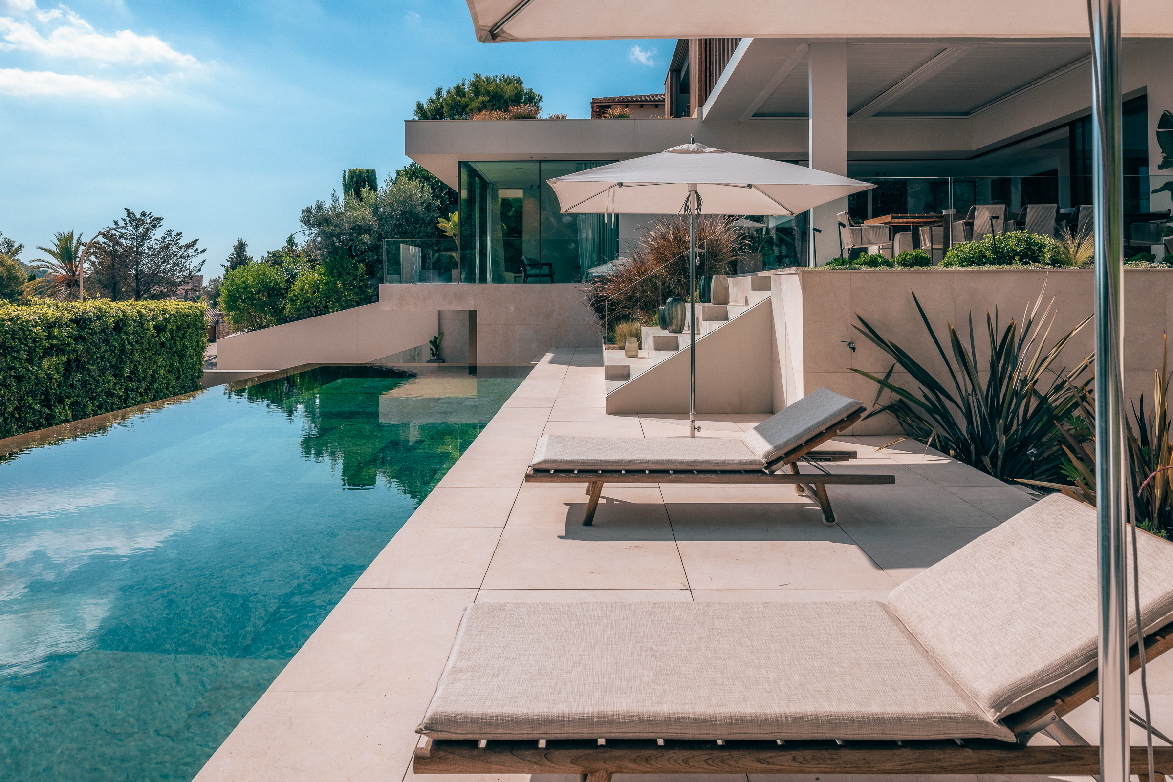 Stunning 5-Bedroom Villa in Bendinat with Sea Views and Pool — 2