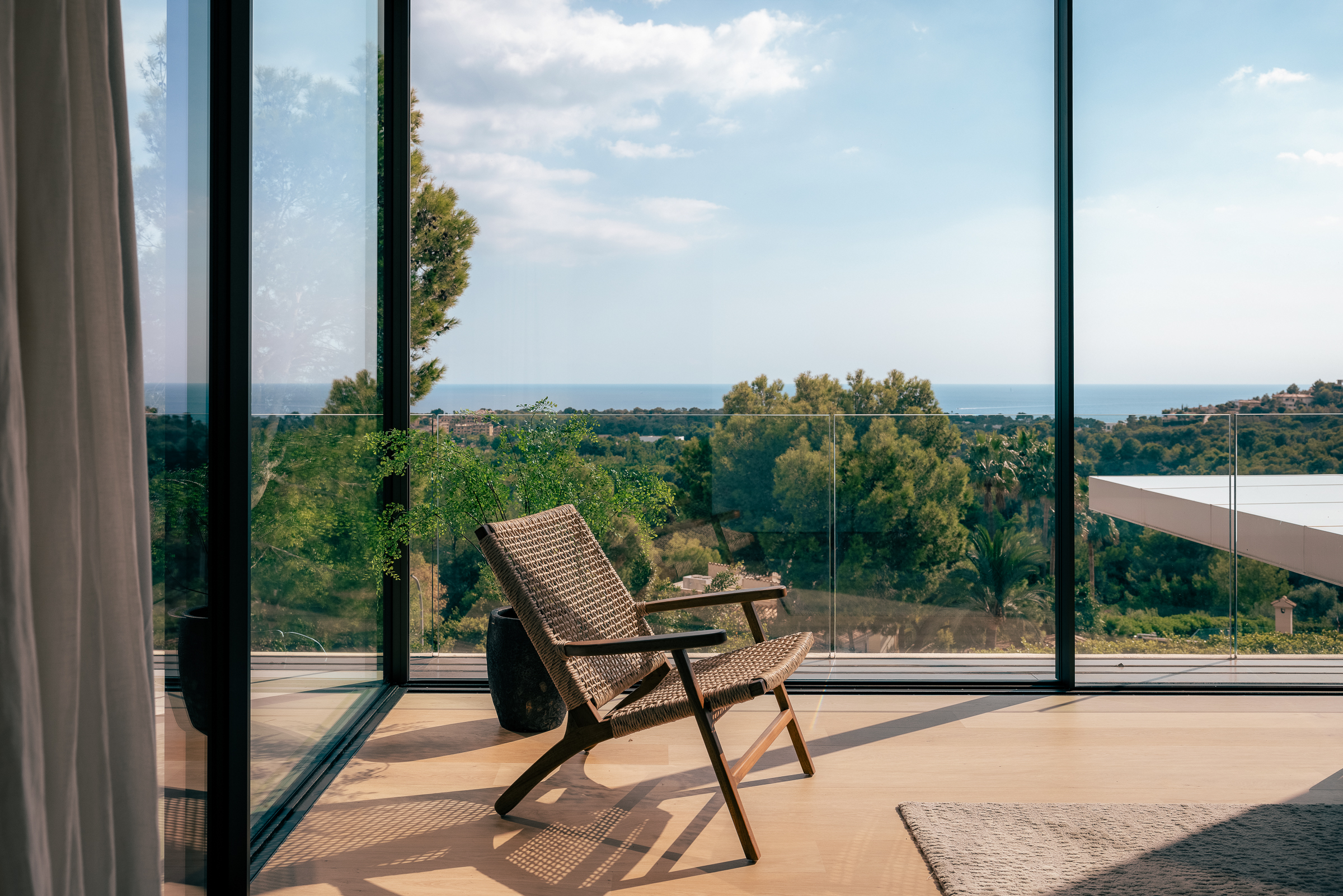 Stunning 5-Bedroom Villa in Bendinat with Sea Views and Pool — image 14